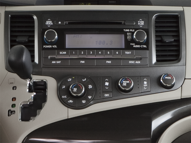 2011 Toyota Sienna 5dr 7-Pass Van V6 FWD (Natl)