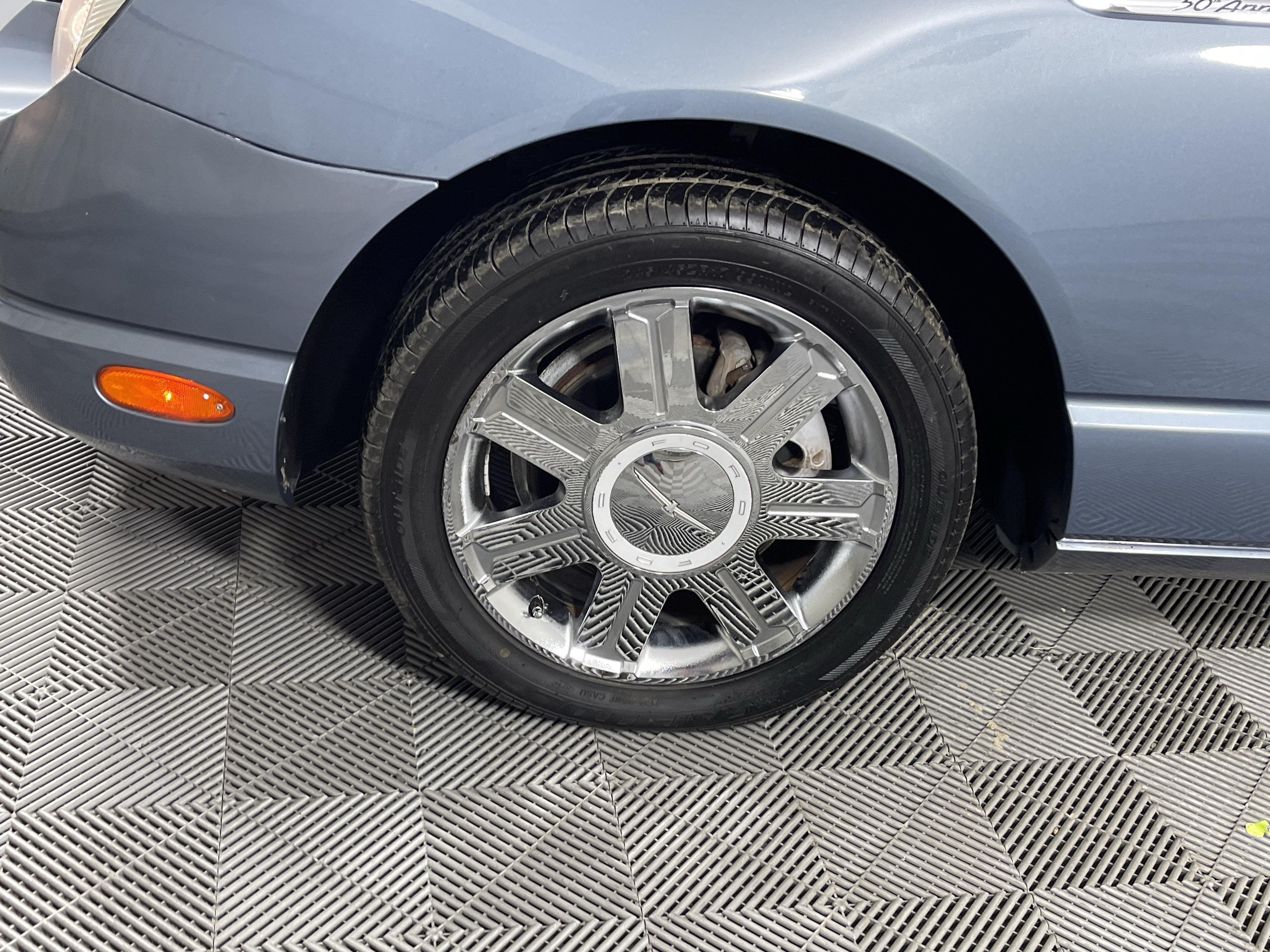 2005 Ford Thunderbird Base
