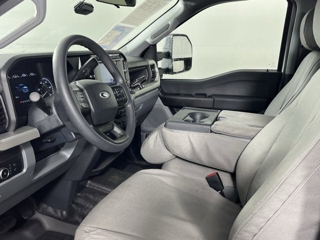 2023 Ford Super Duty F-350 DRW Base