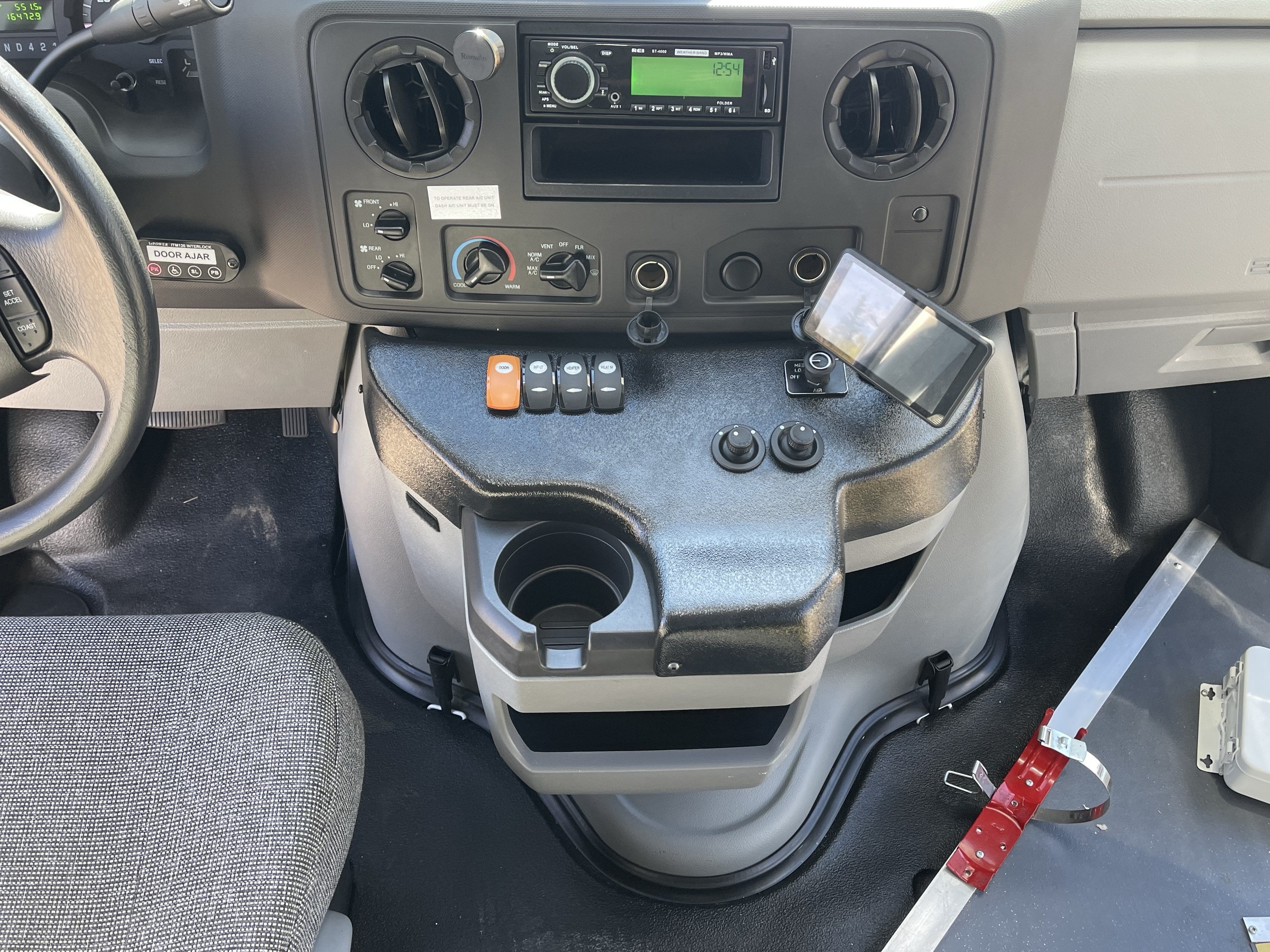 2017 Ford E-Series Cutaway Base