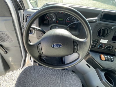 2017 Ford E-Series Cutaway Base