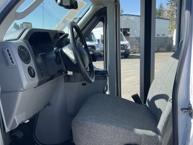2017 Ford E-Series Cutaway Base