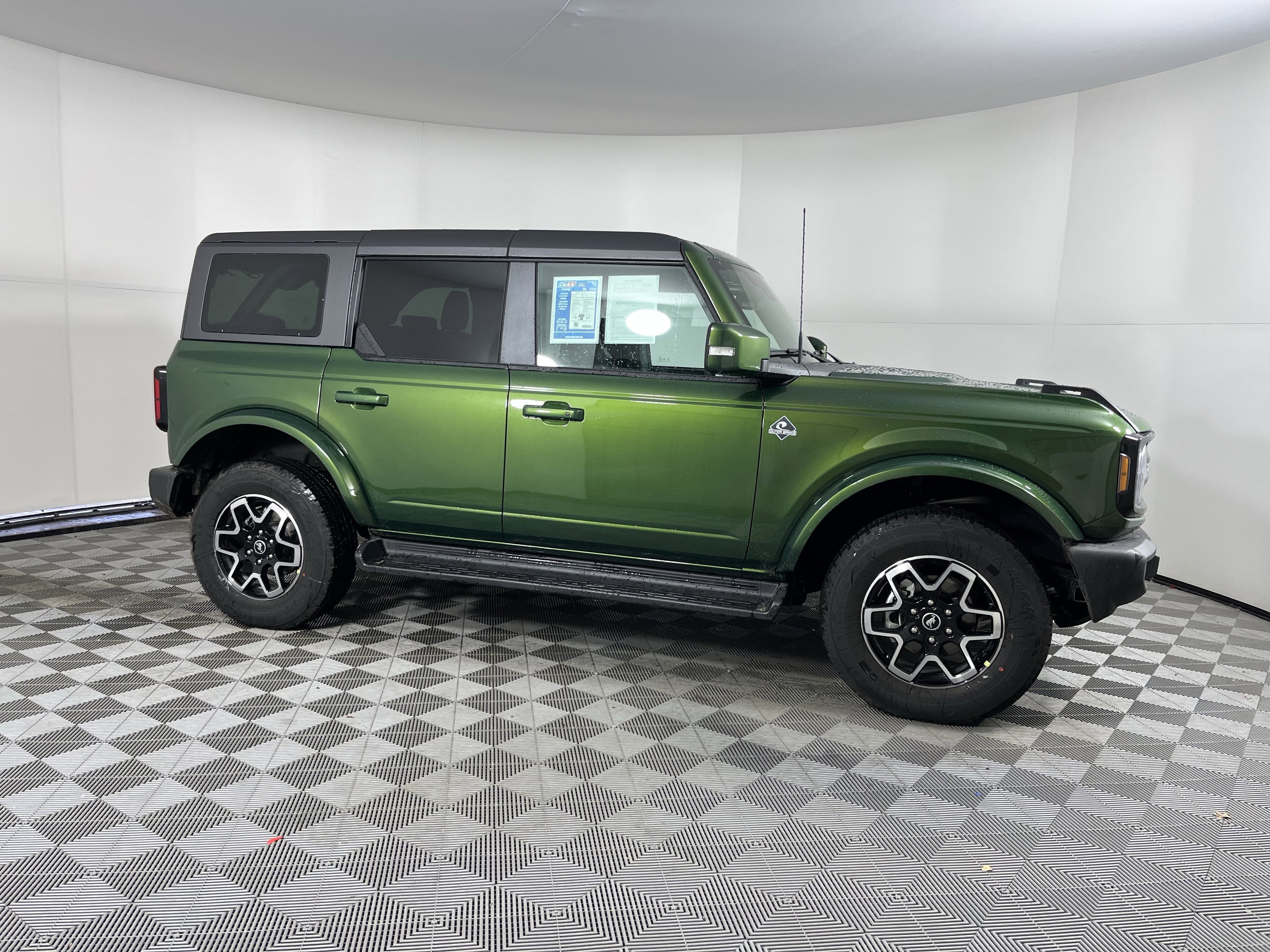 2025 Ford Bronco Outer Banks