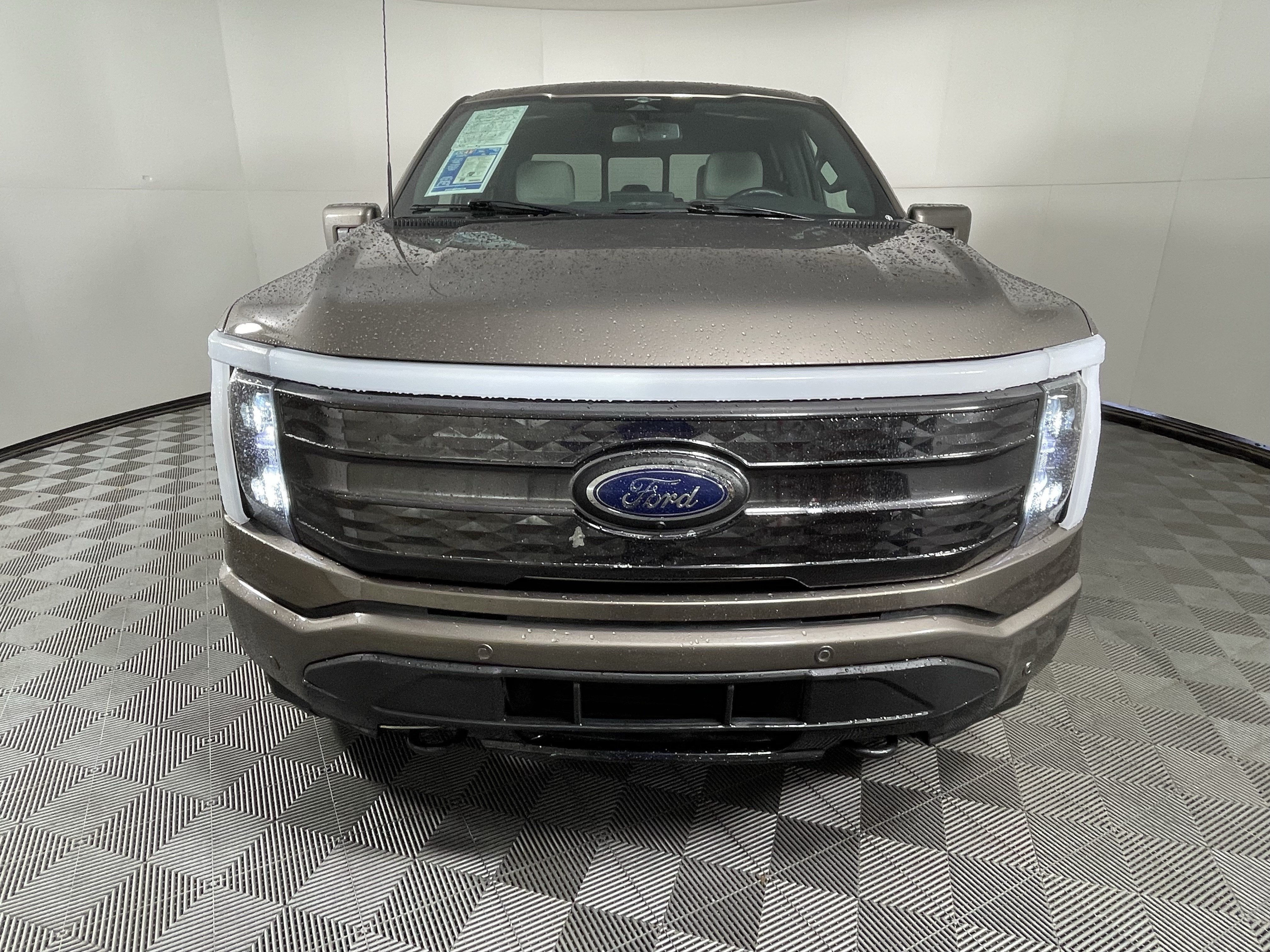 2023 Ford F-150 Lightning LARIAT