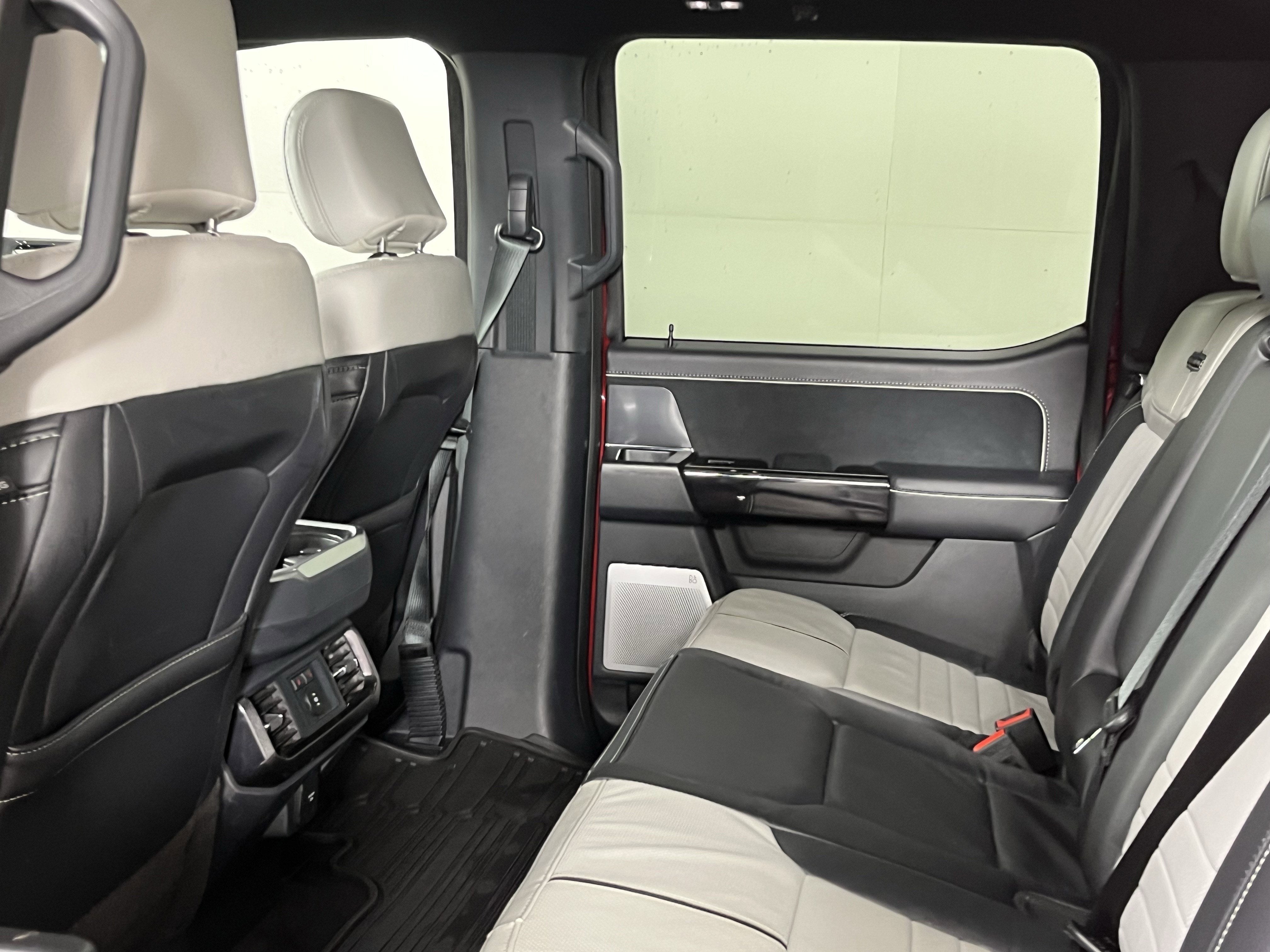 2025 Ford F-150 Lightning Platinum