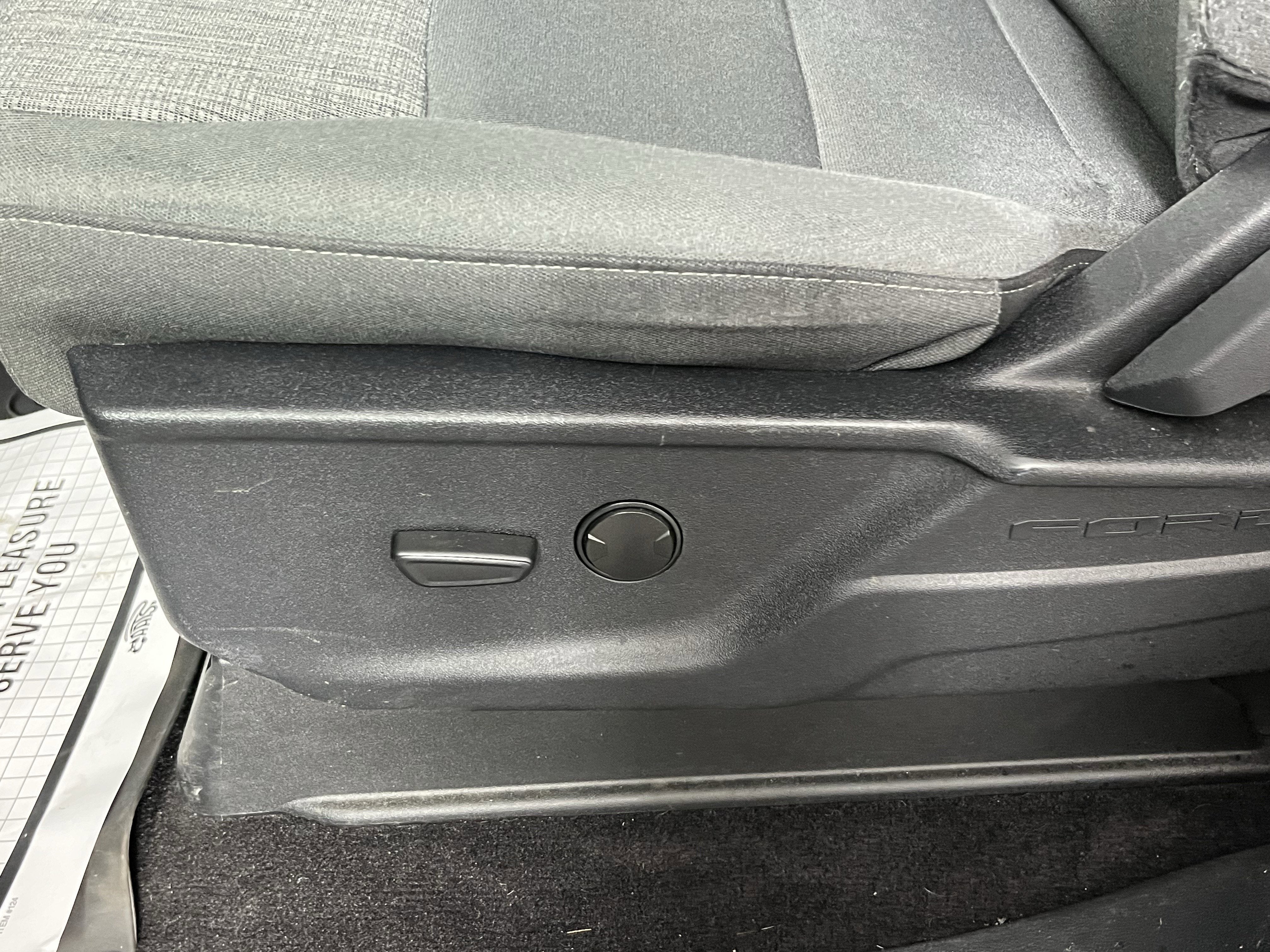 2022 Ford F-150 Lightning Base