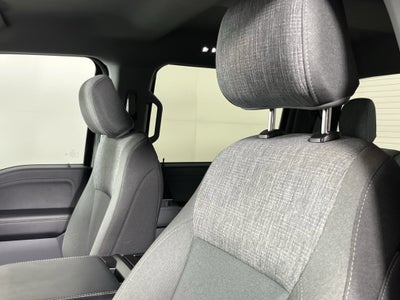 2022 Ford F-150 Lightning Base