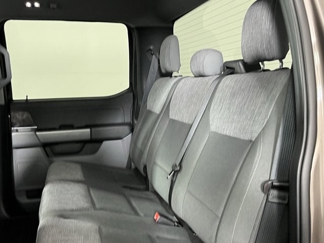 2022 Ford F-150 Lightning Base