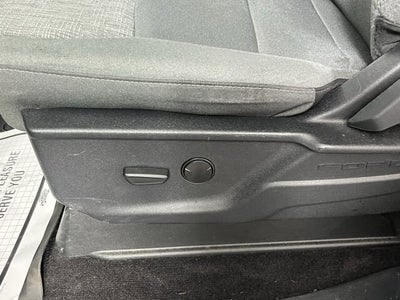 2022 Ford F-150 Lightning Base