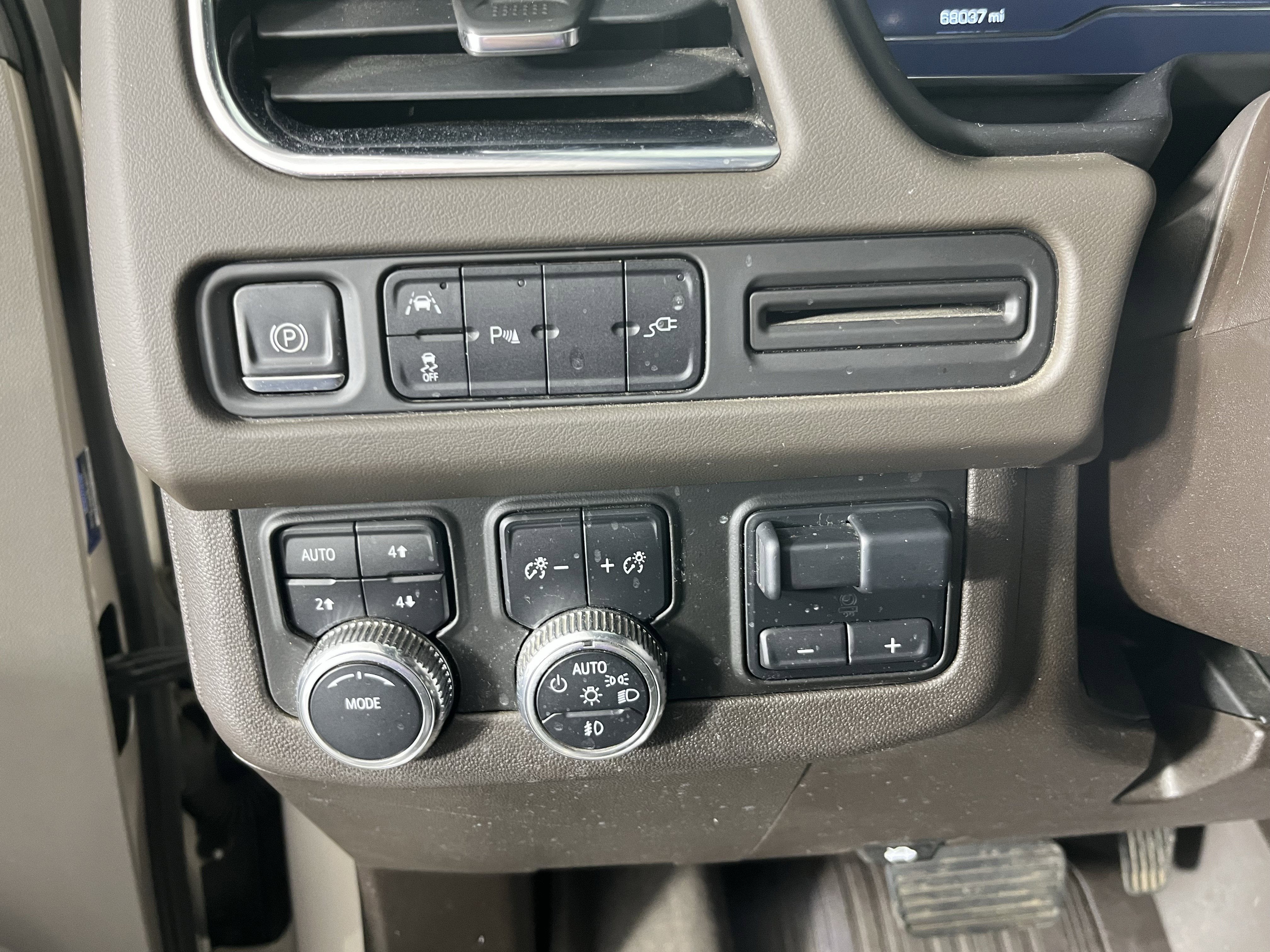 2022 GMC Yukon XL SLE