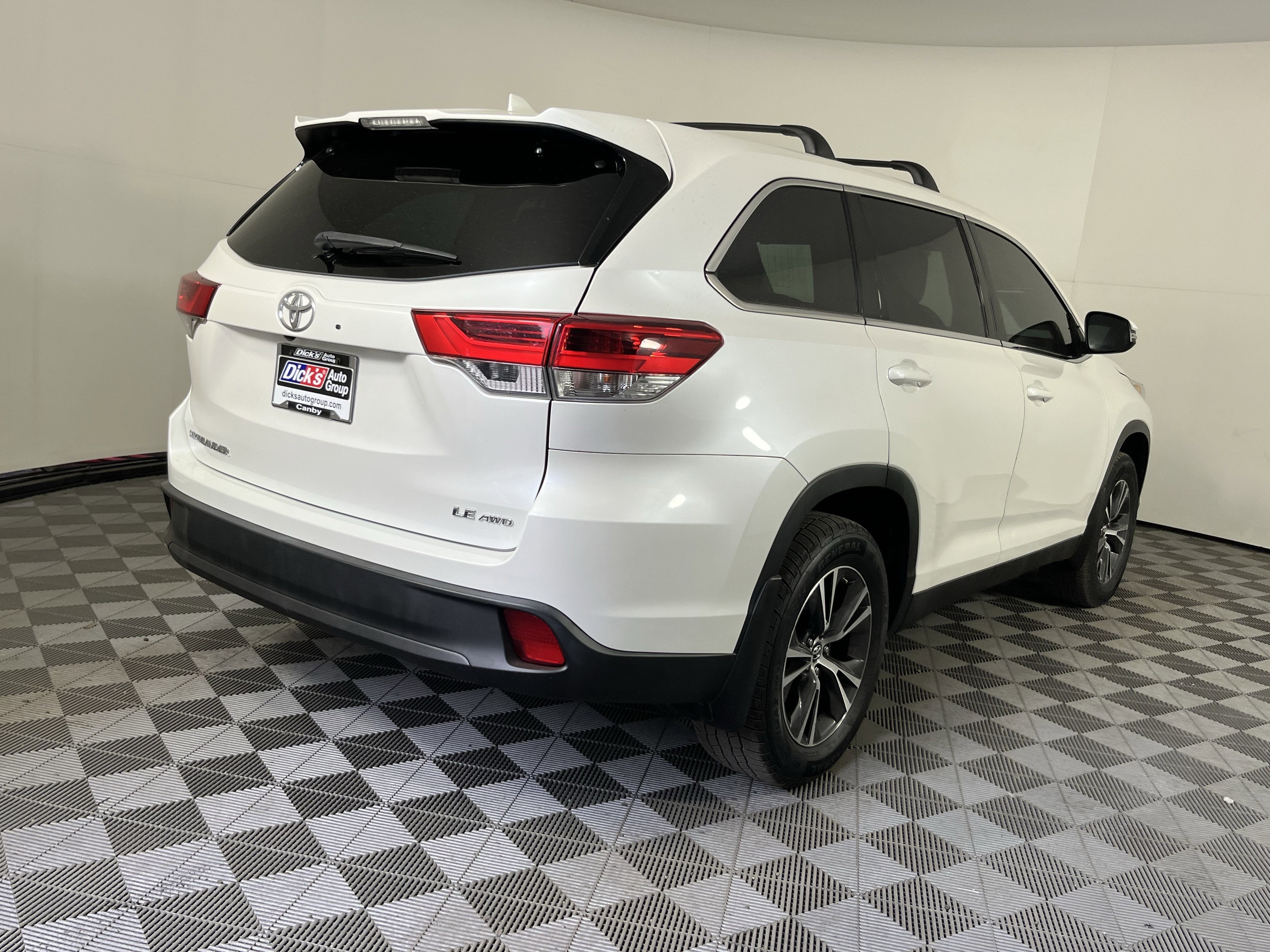 2019 Toyota Highlander LE