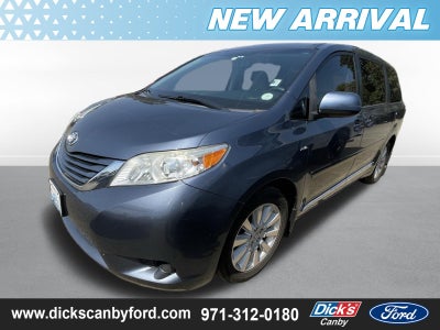 2016 Toyota Sienna LE