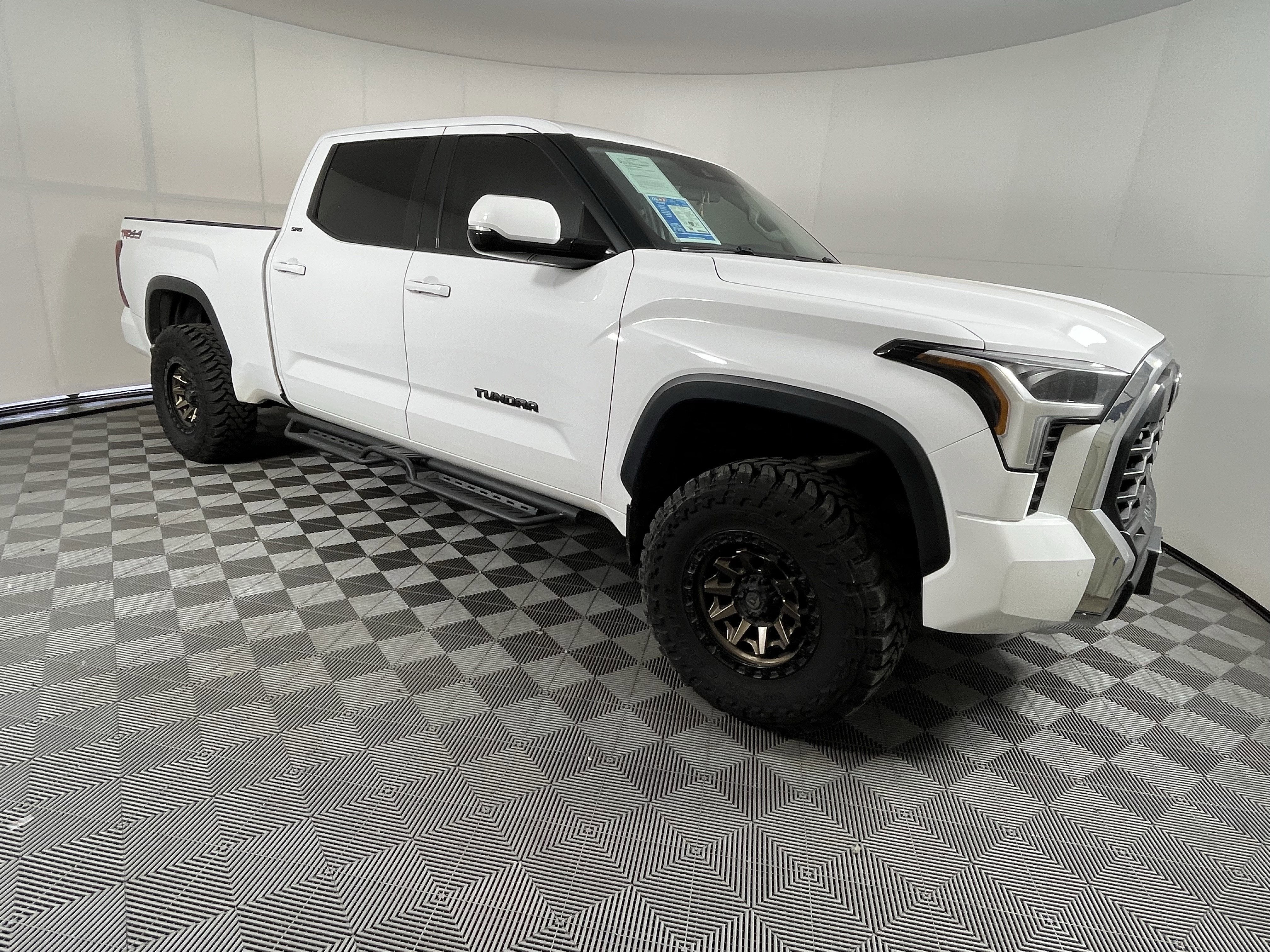 2022 Toyota Tundra 4WD SR5