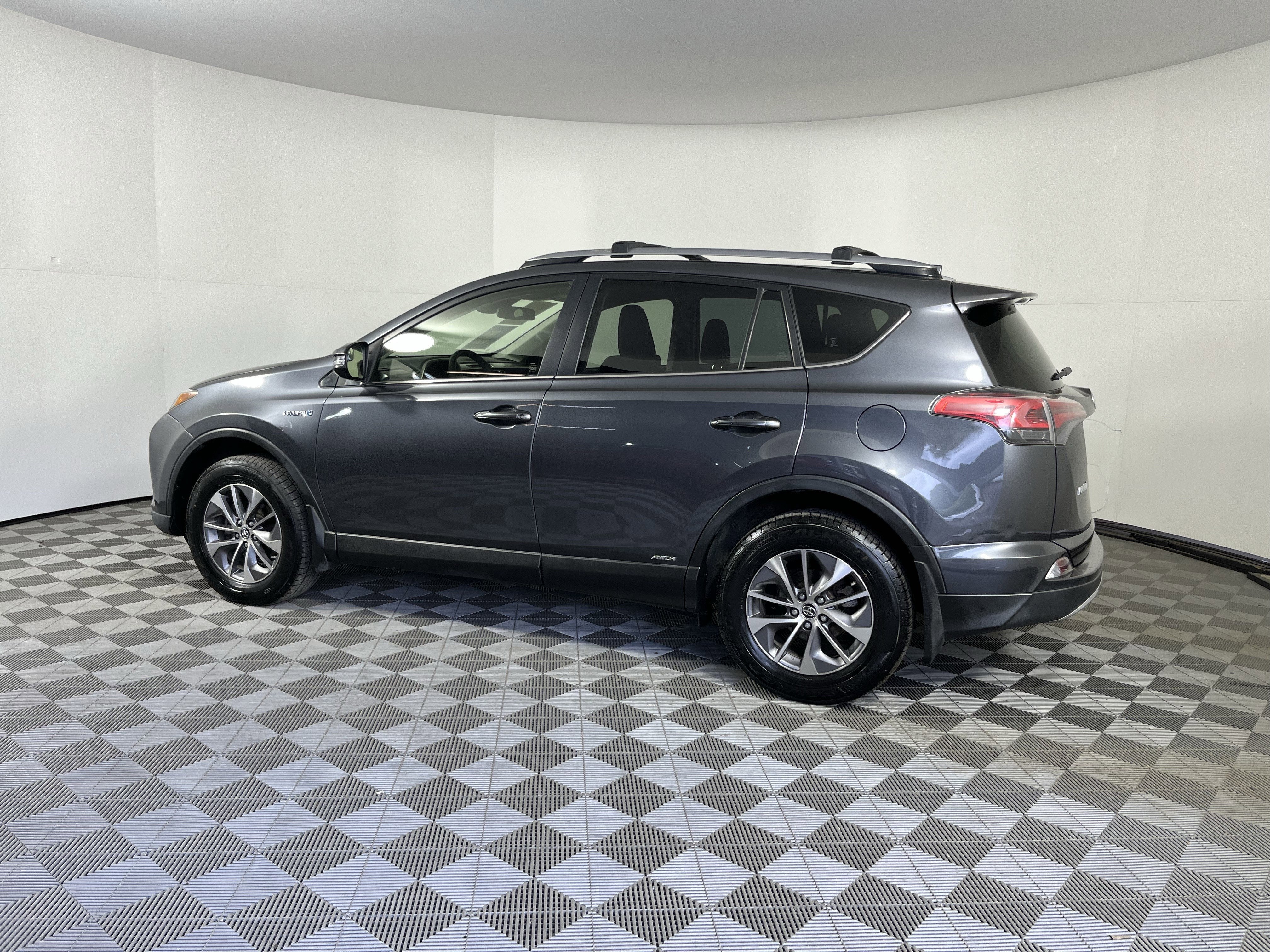 2018 Toyota RAV4 Hybrid LE Plus