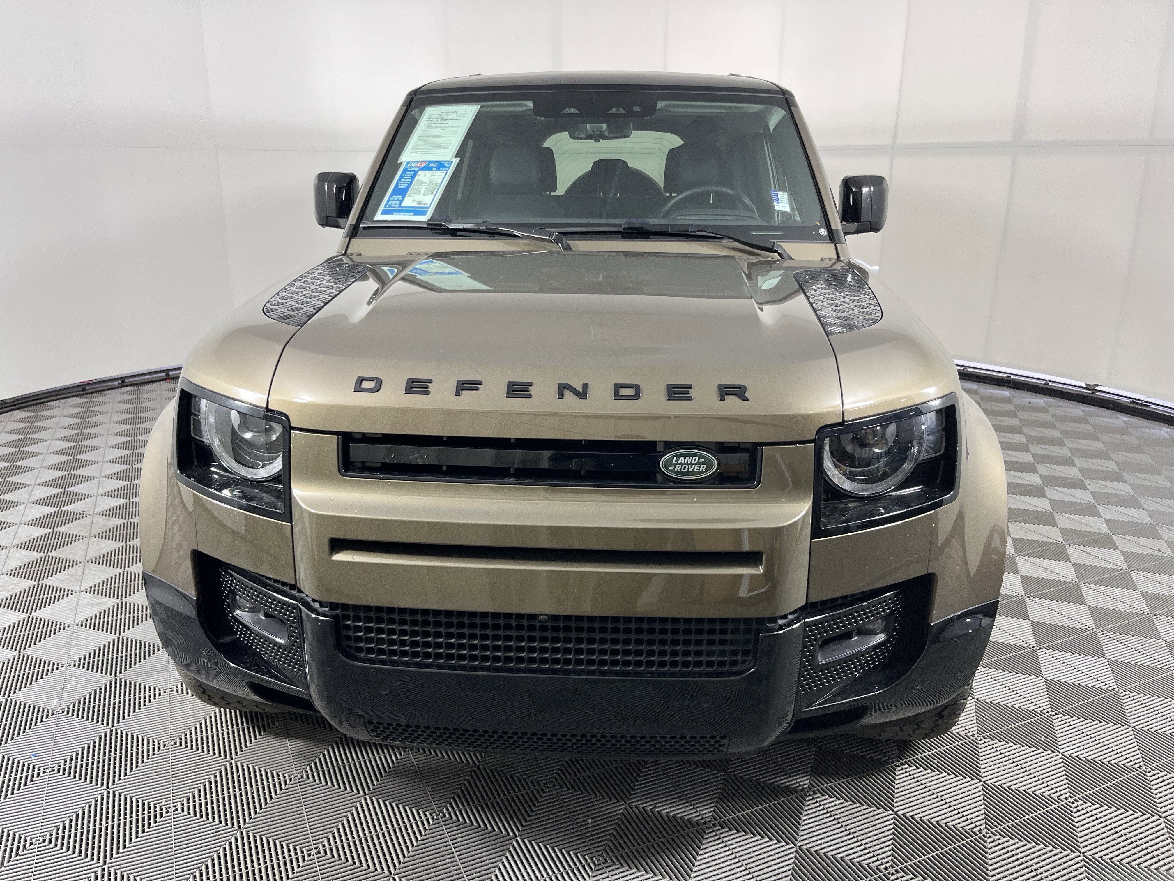 2024 Land Rover Defender X-Dynamic SE