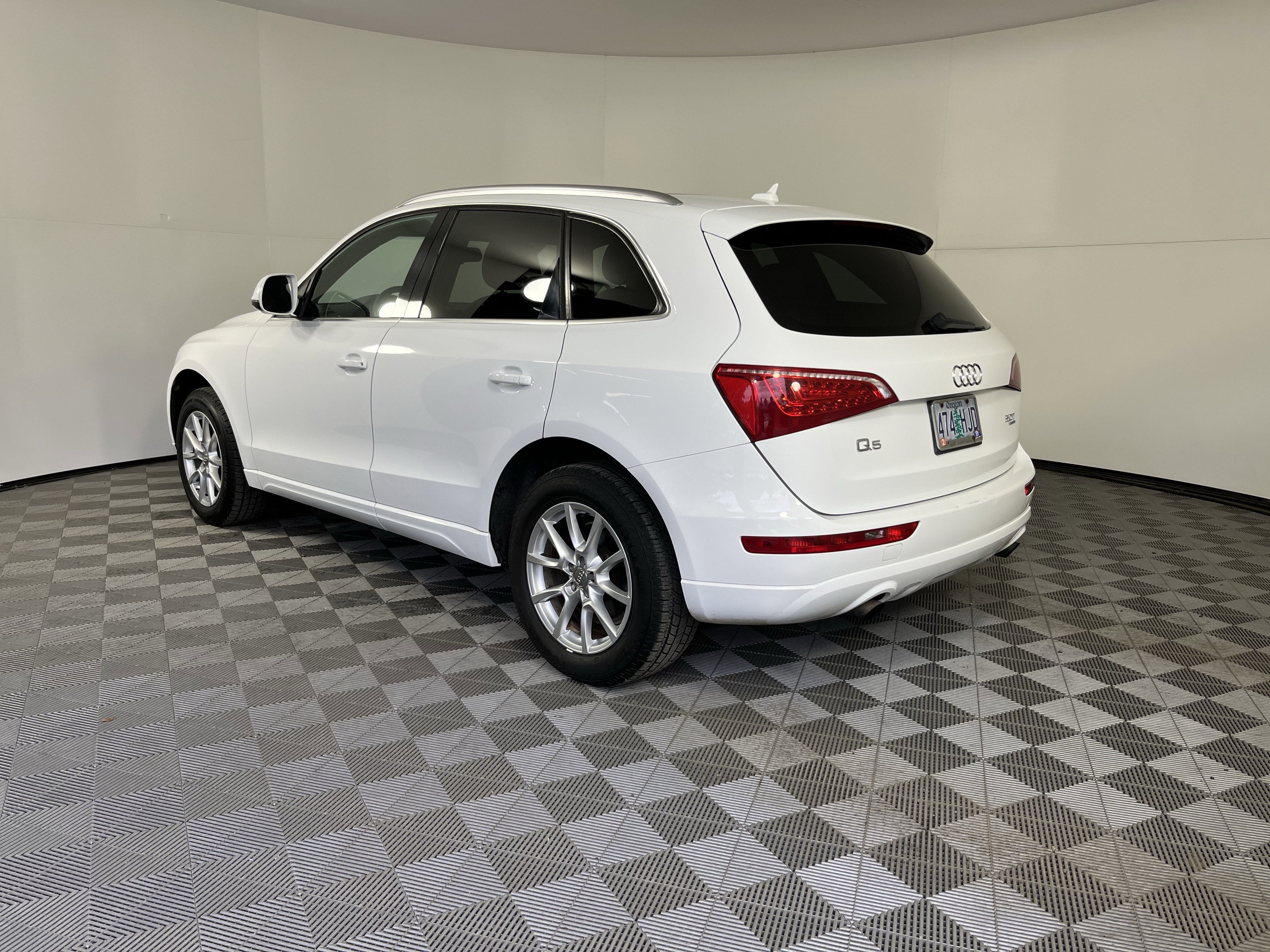 2011 Audi Q5 2.0T Premium Plus