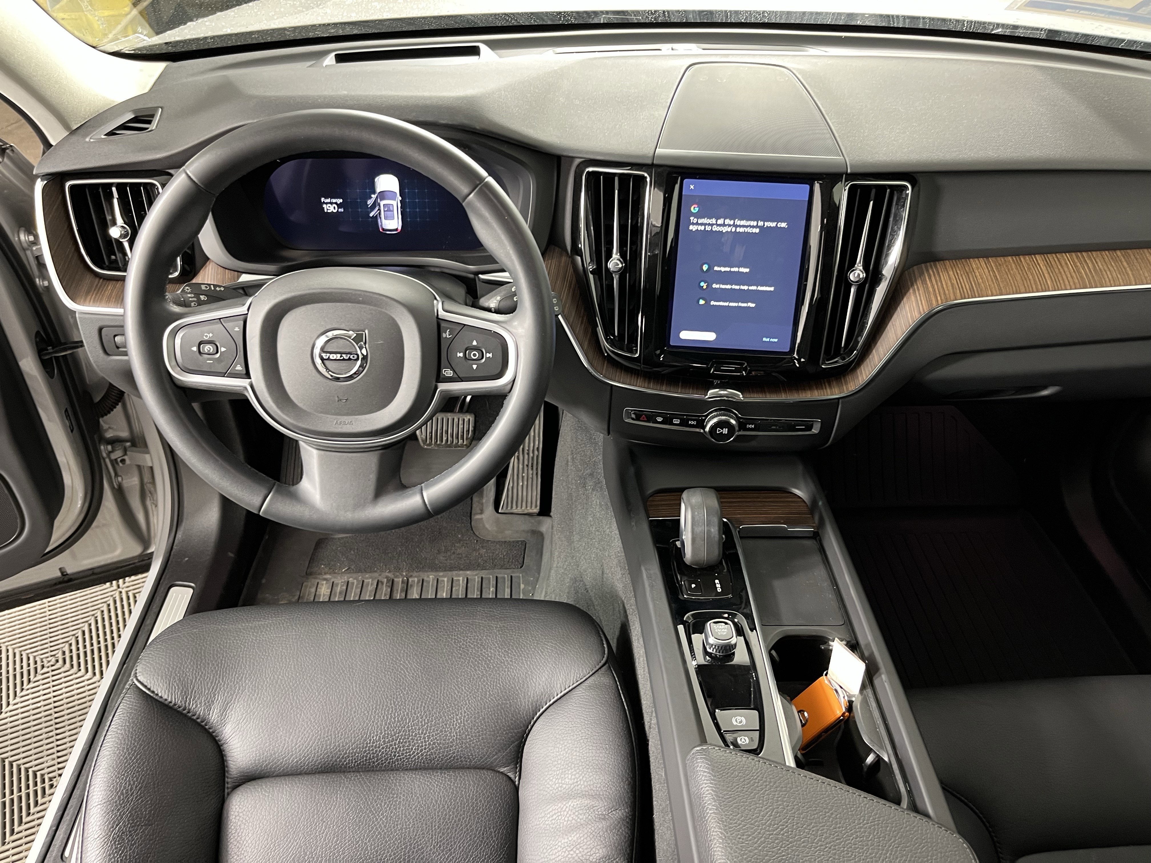 2022 Volvo XC60 Momentum