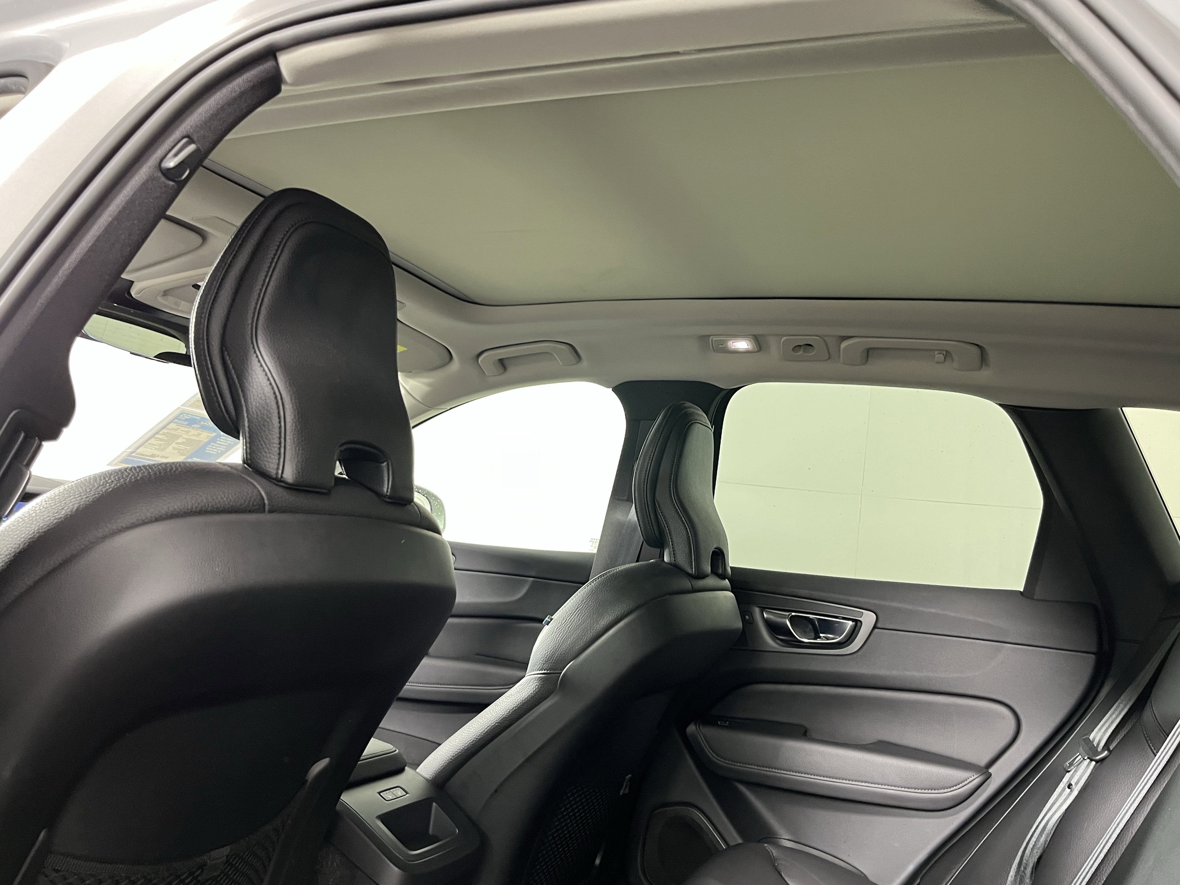 2022 Volvo XC60 Momentum