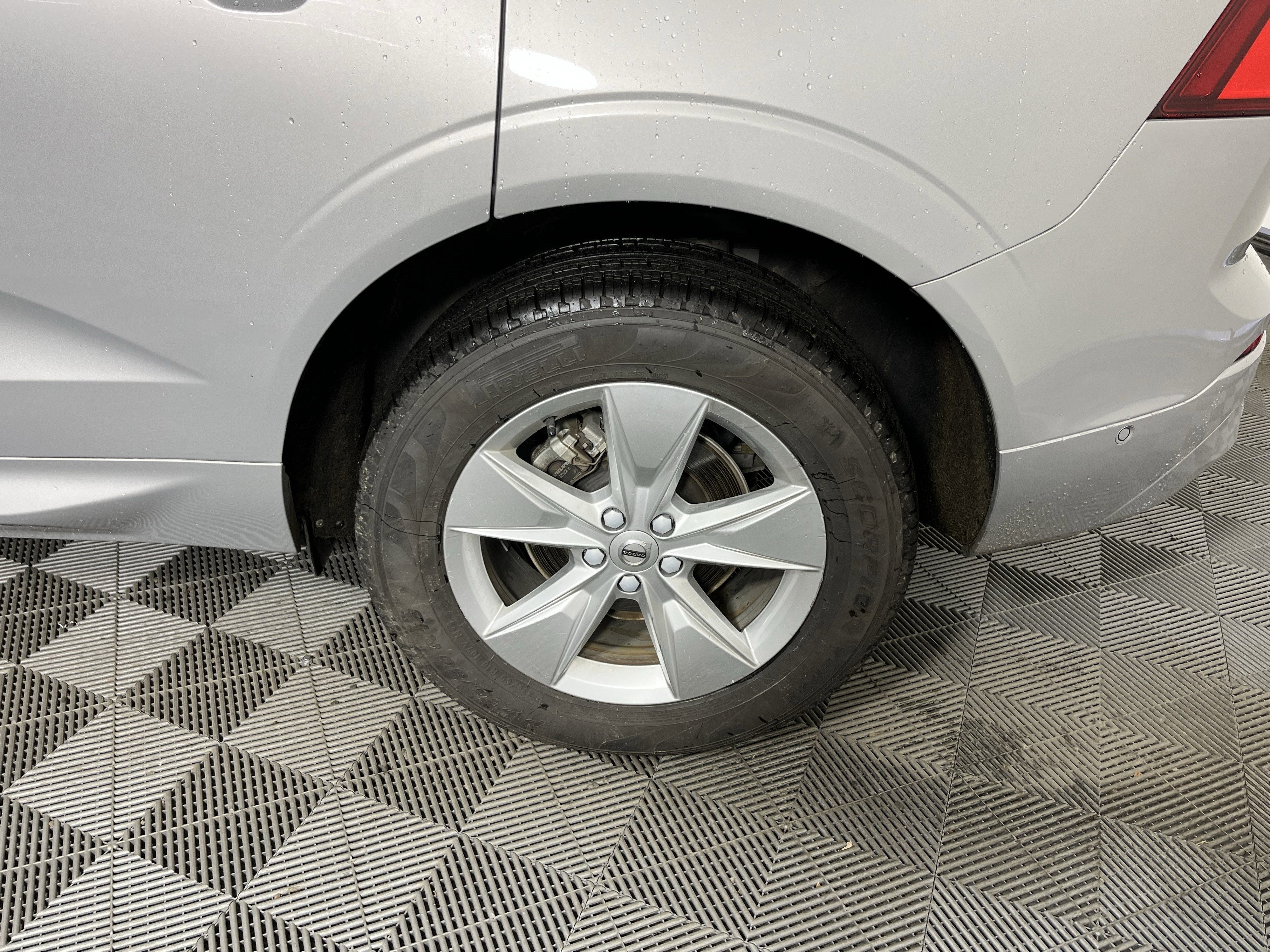 2022 Volvo XC60 Momentum