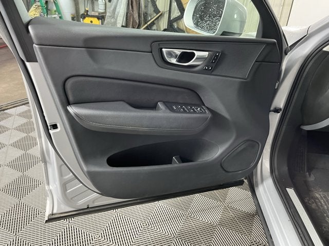 2022 Volvo XC60 Momentum