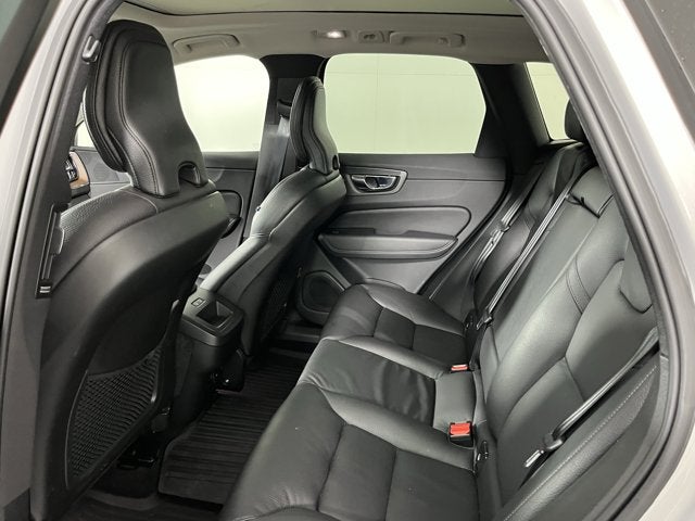 2022 Volvo XC60 Momentum