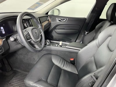 2022 Volvo XC60 Momentum