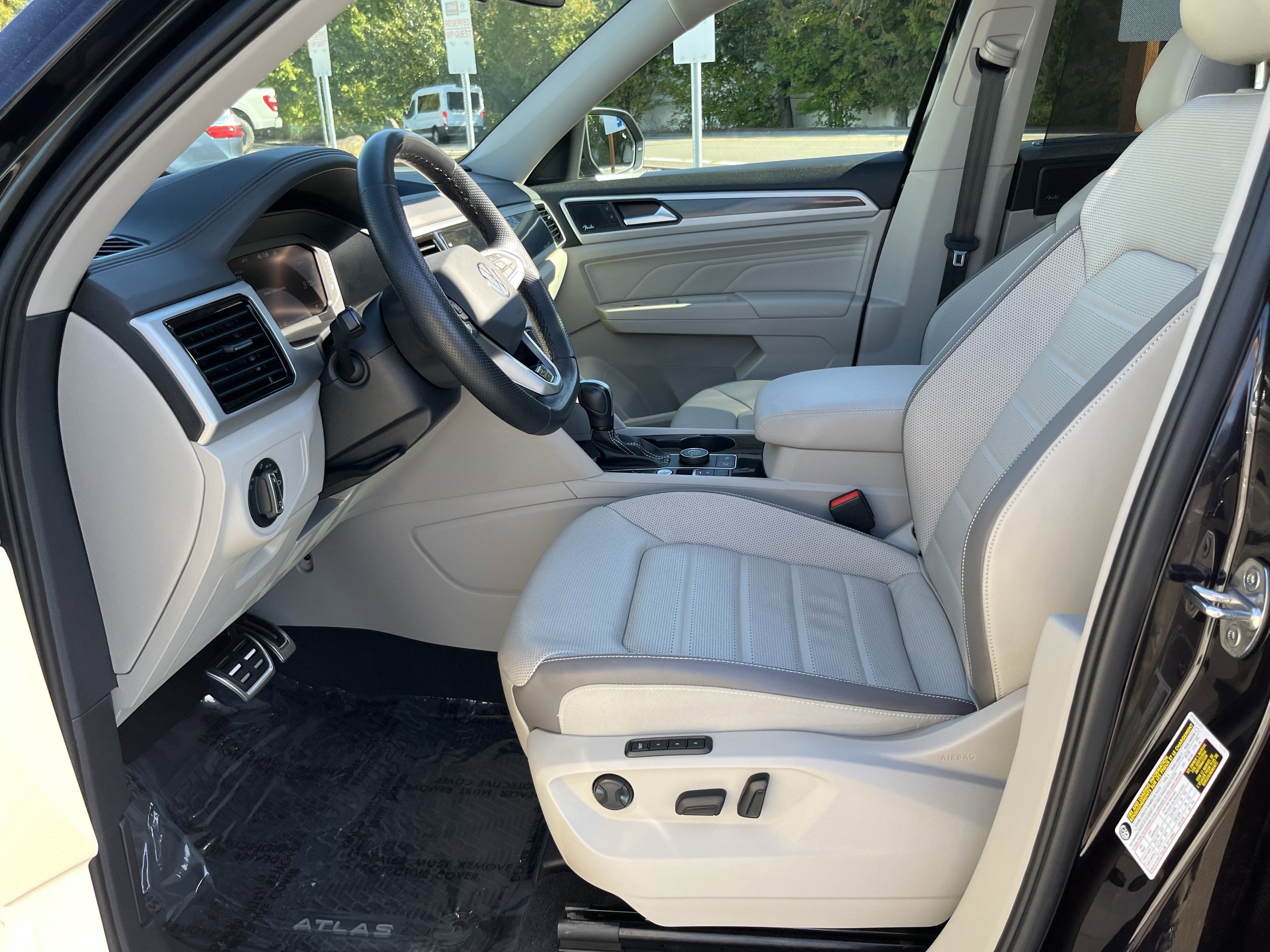 2023 Volkswagen Atlas 3.6L V6 SEL Premium R-Line