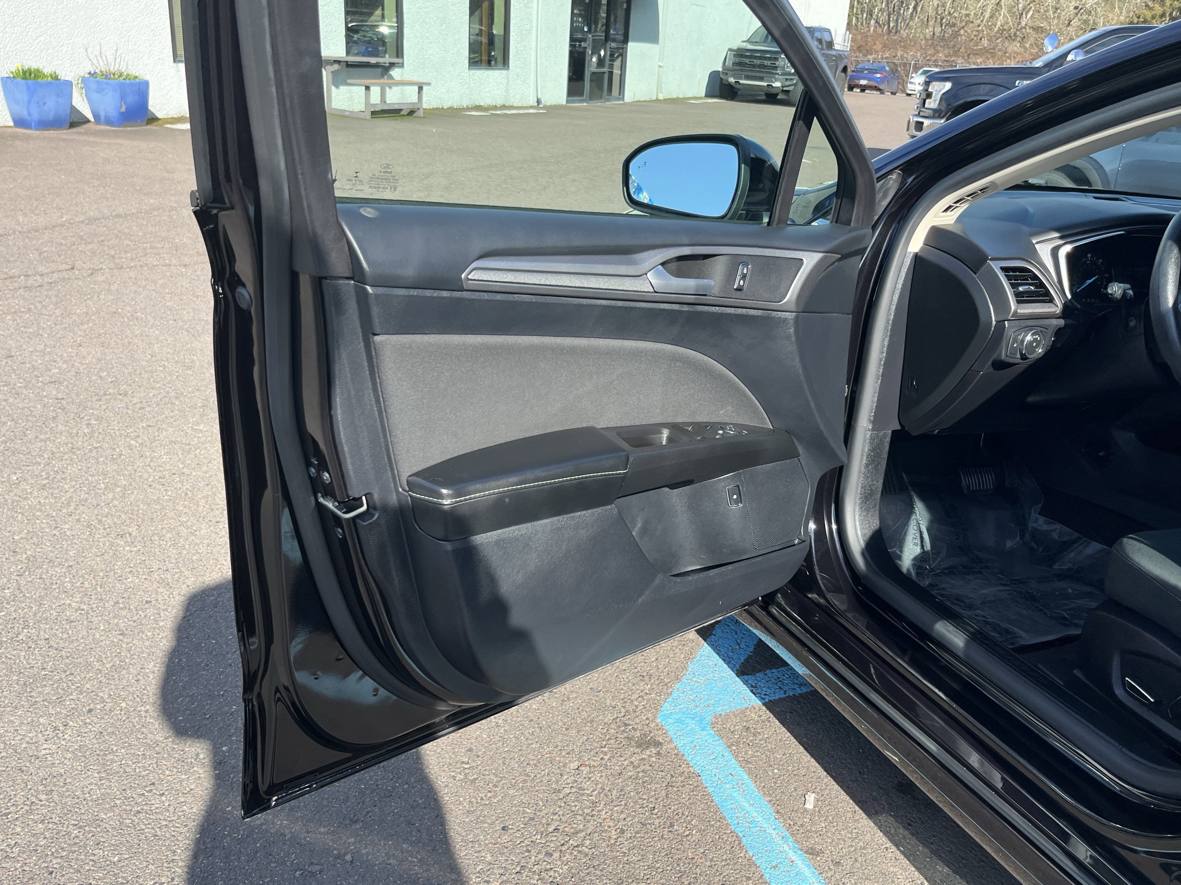 2020 Ford Fusion Hybrid SE