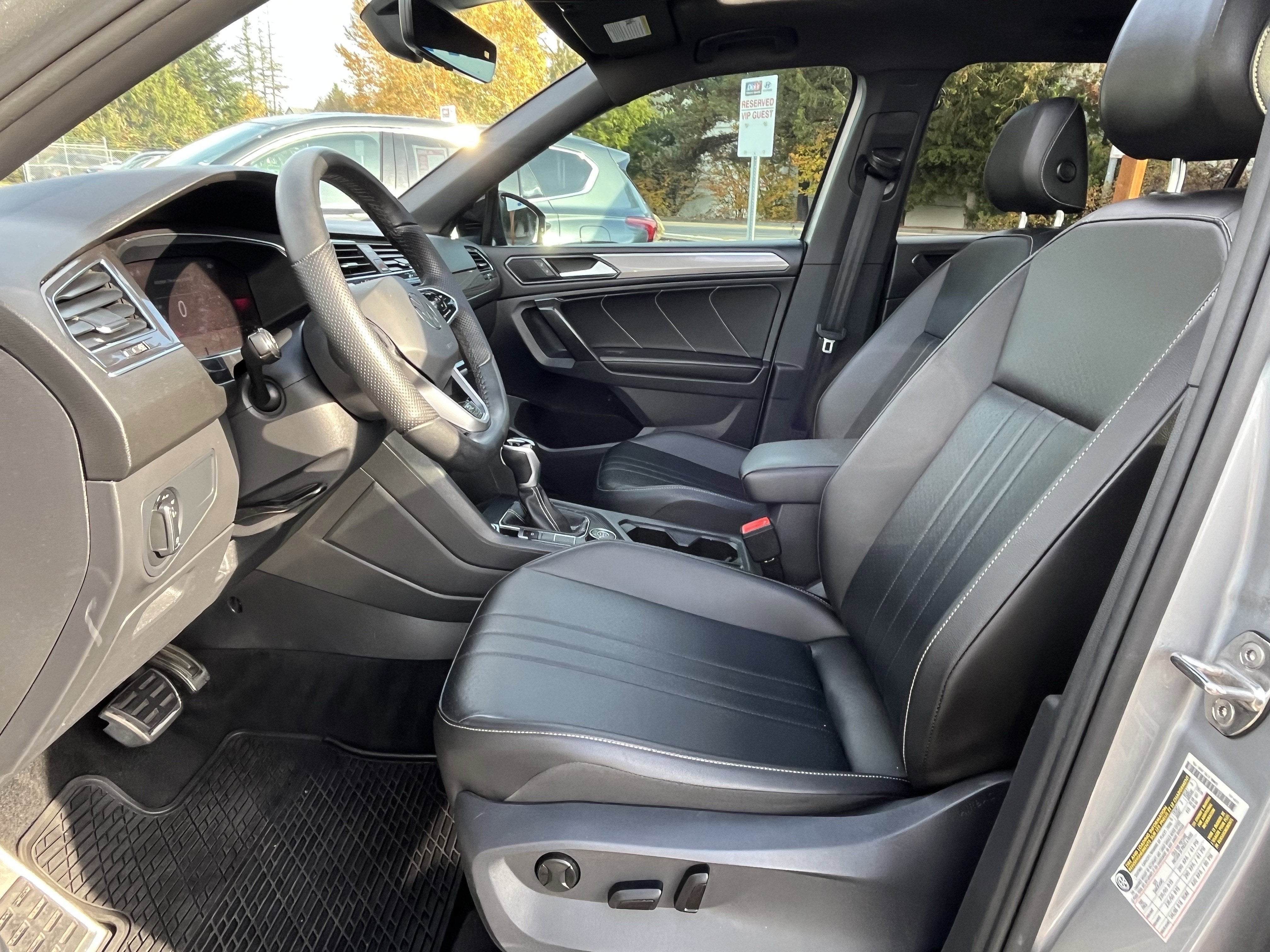 2022 Volkswagen Tiguan SE R-Line Black