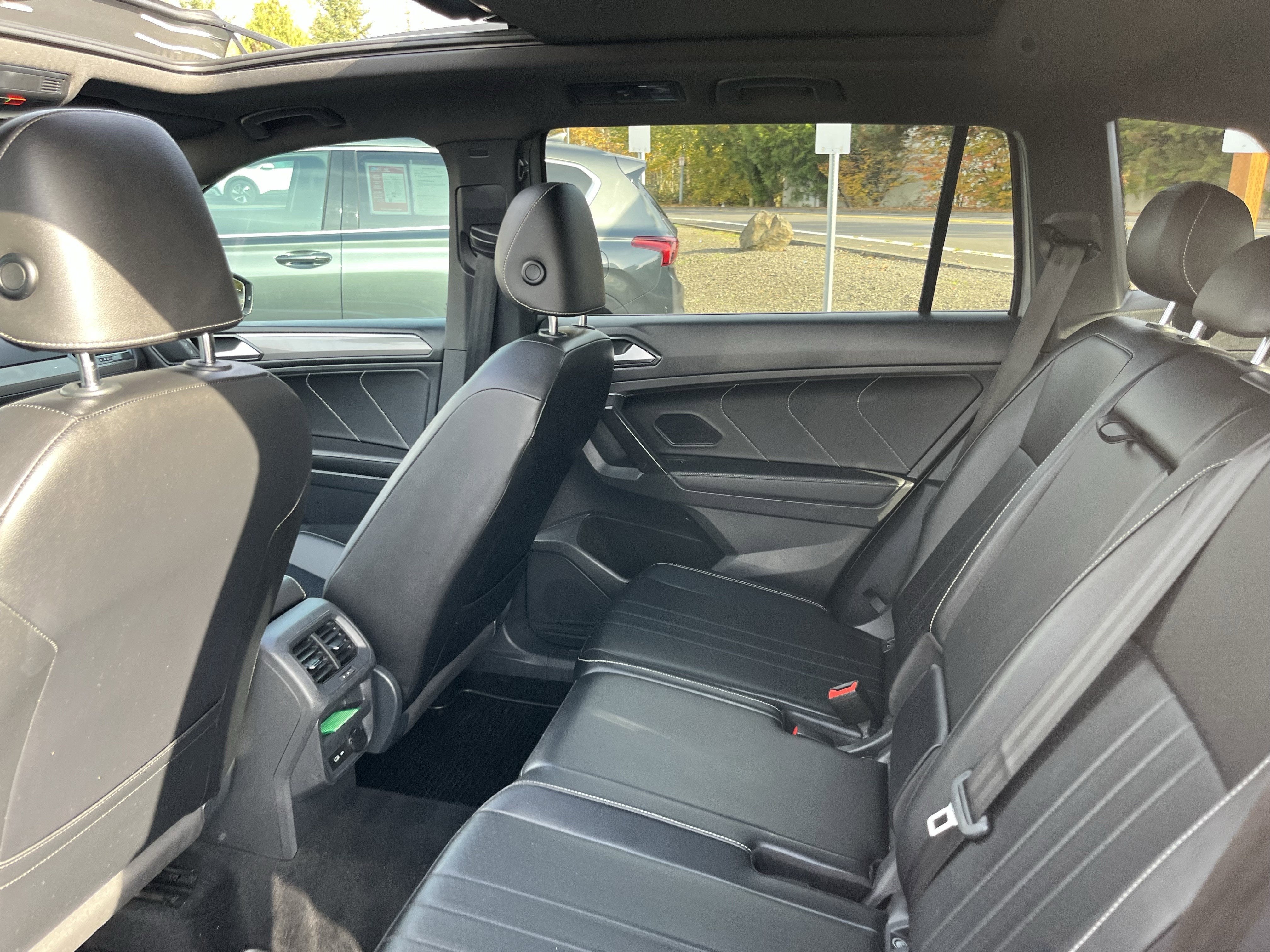 2022 Volkswagen Tiguan SE R-Line Black