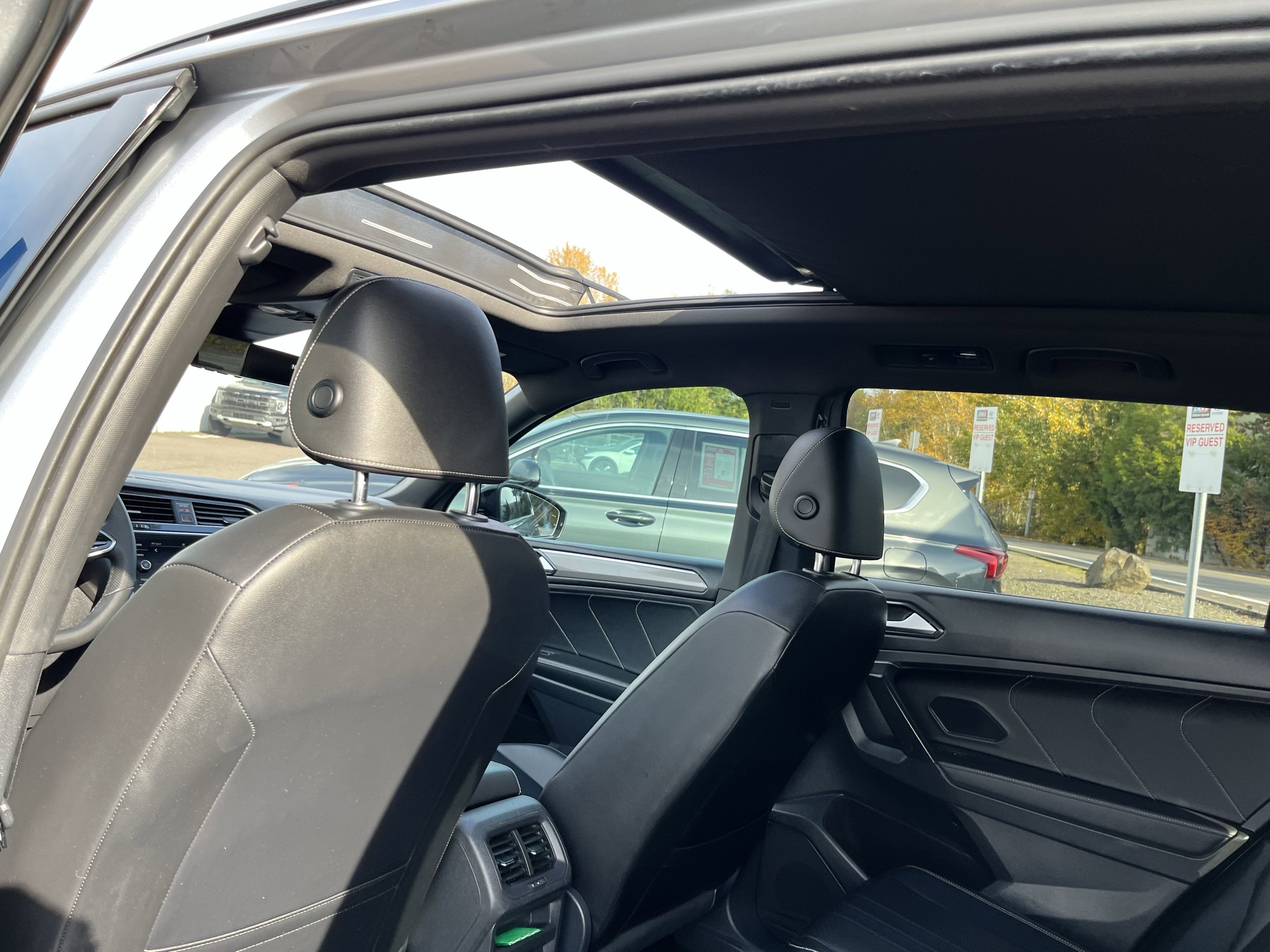 2022 Volkswagen Tiguan SE R-Line Black