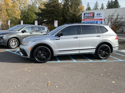 2022 Volkswagen Tiguan SE R-Line Black