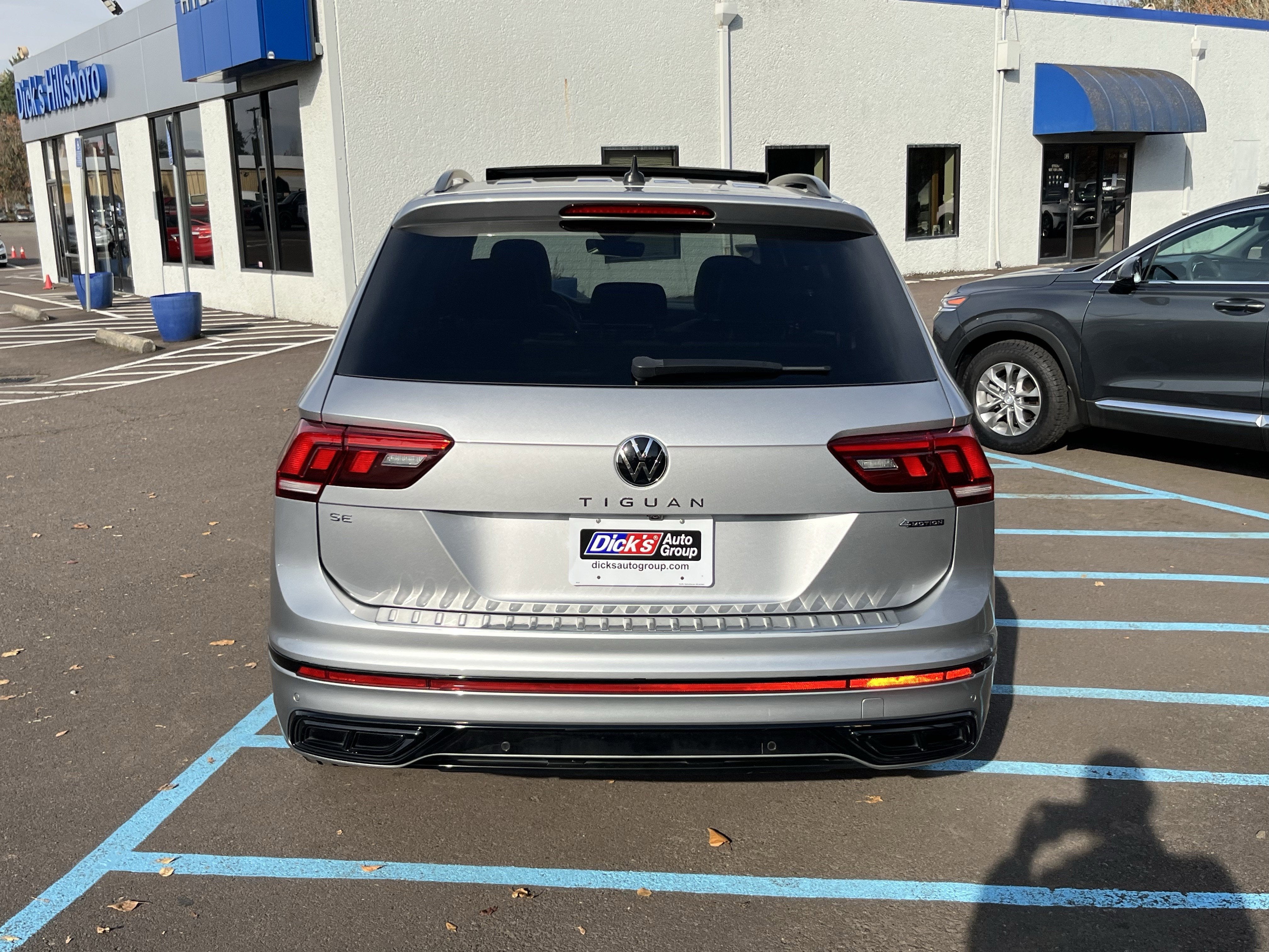 2022 Volkswagen Tiguan SE R-Line Black