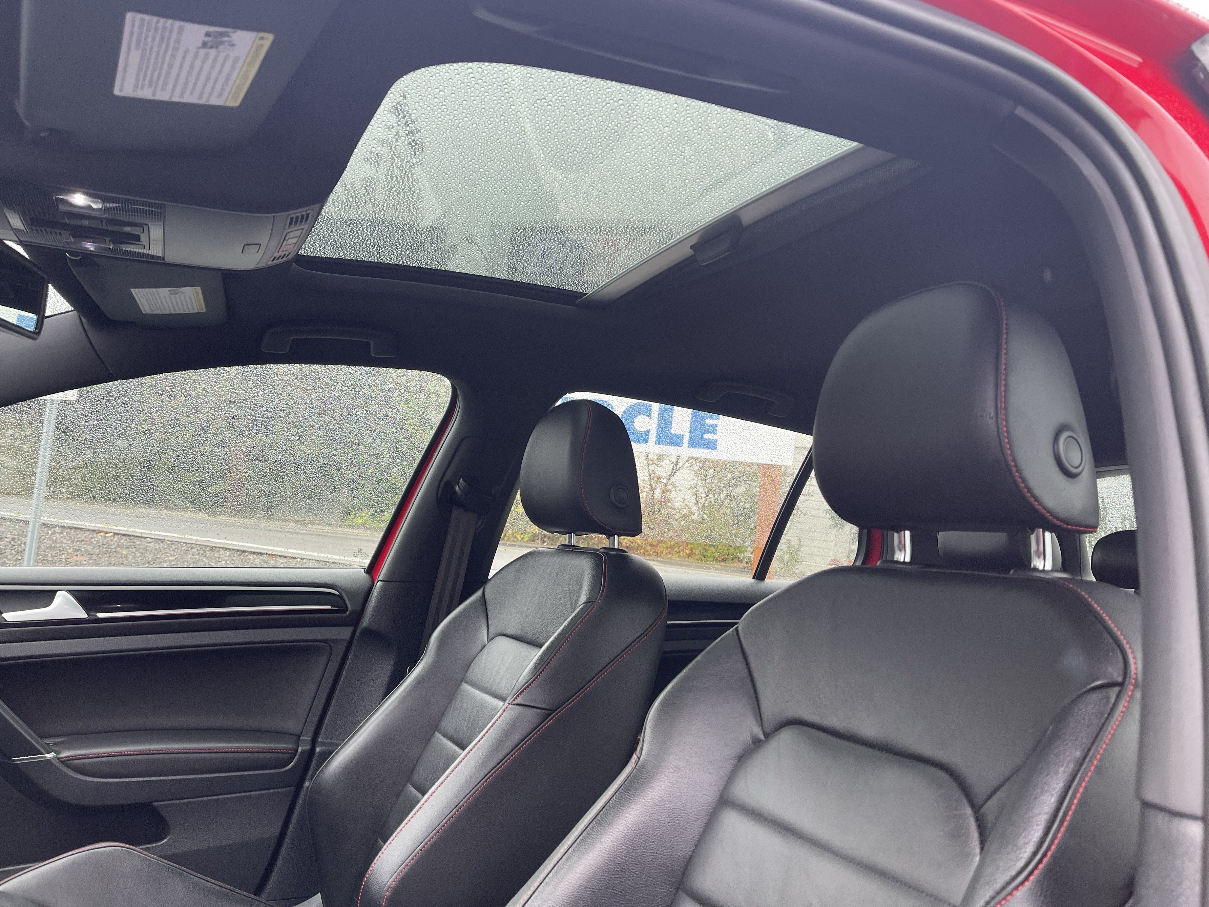 2016 Volkswagen Golf GTI S w/Performance Pkg