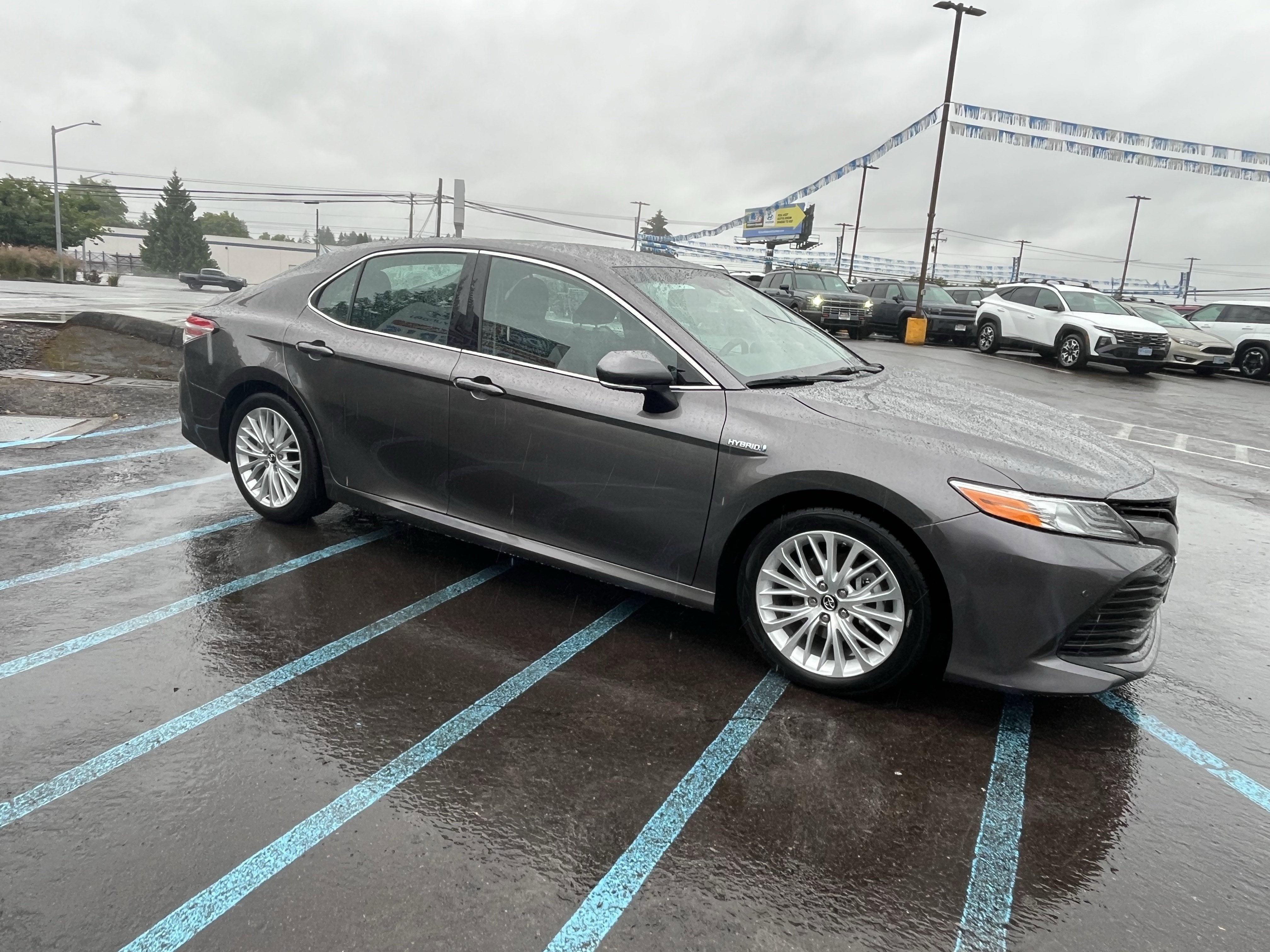 2018 Toyota Camry Hybrid LE