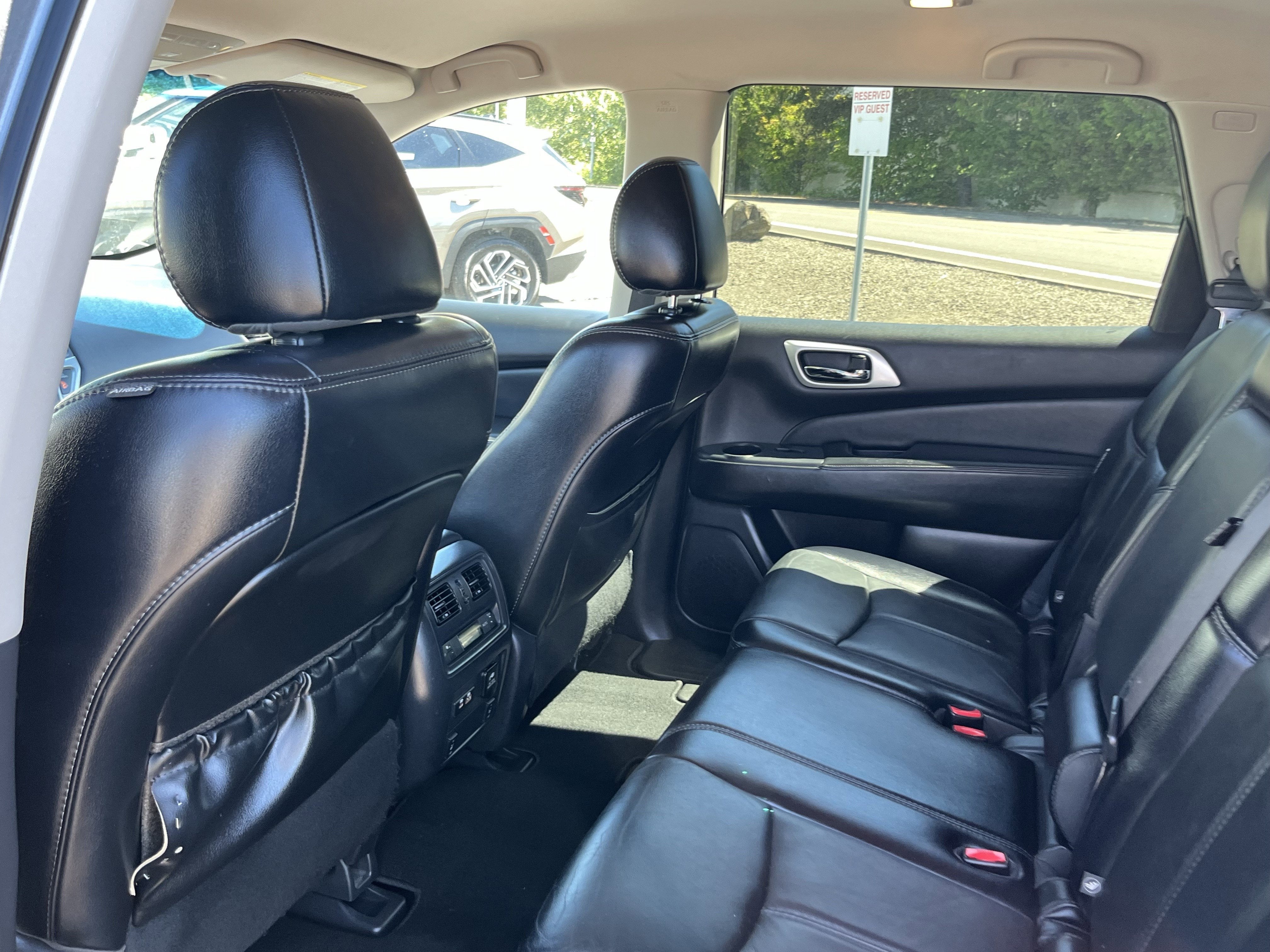 2019 Nissan Pathfinder SL