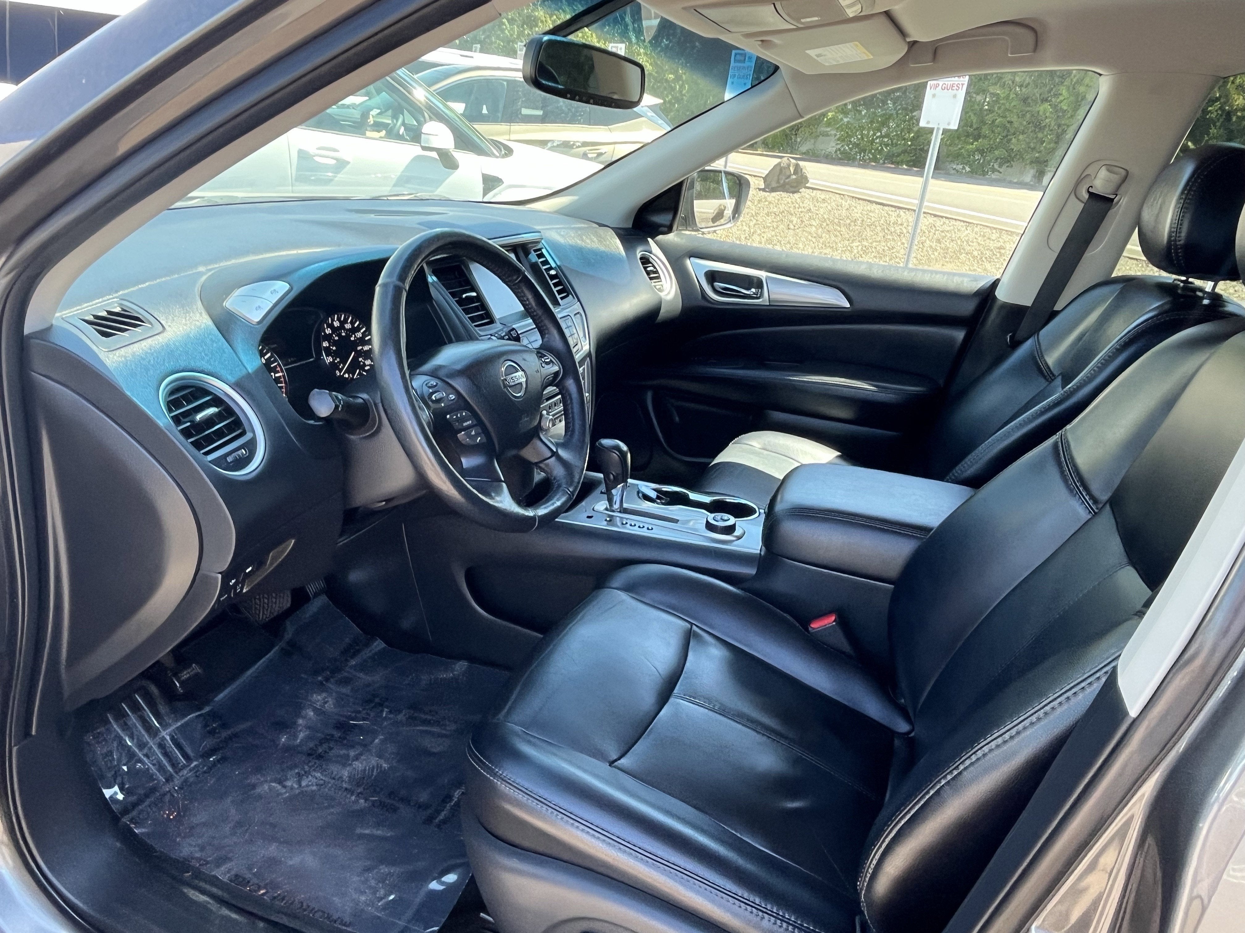 2019 Nissan Pathfinder SL