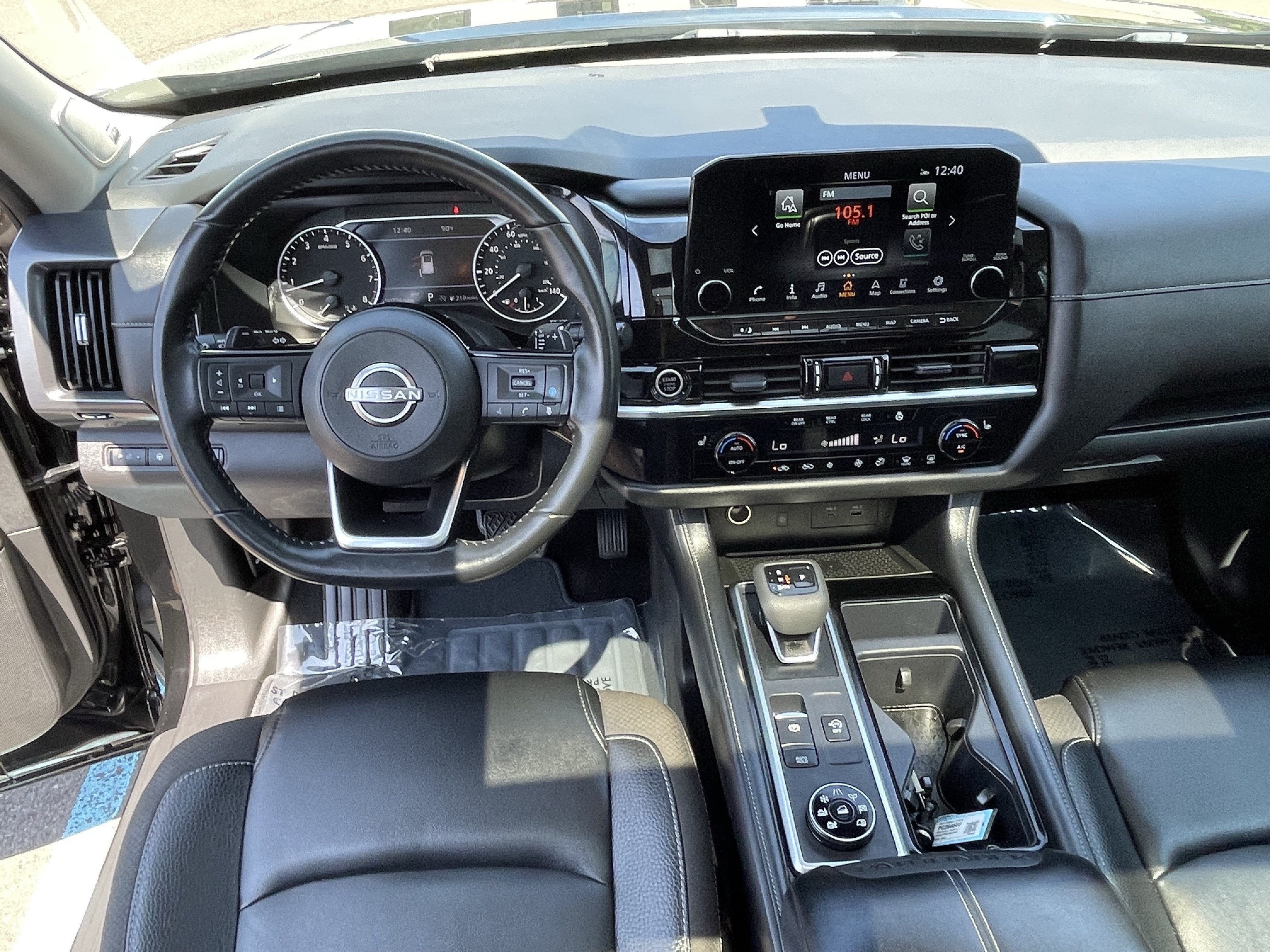 2023 Nissan Pathfinder SL