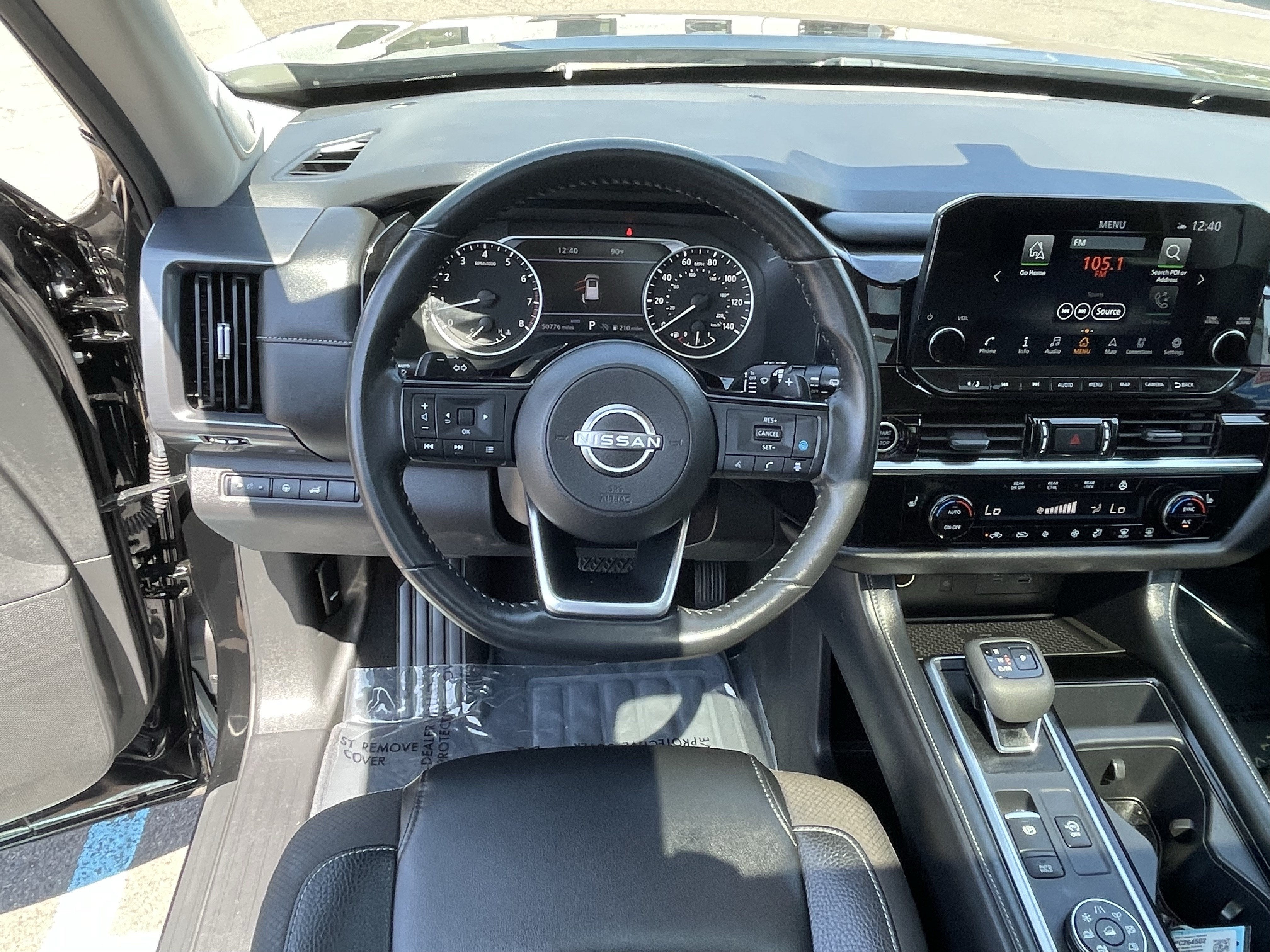 2023 Nissan Pathfinder SL