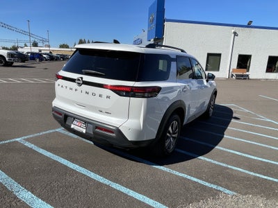 2026 Nissan Pathfinder SL