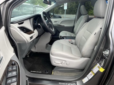 2017 Toyota Sienna XLE
