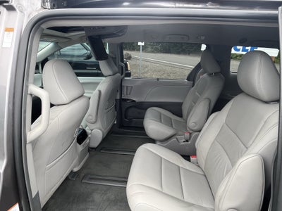 2017 Toyota Sienna XLE