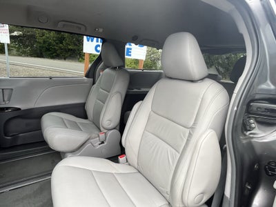 2017 Toyota Sienna XLE