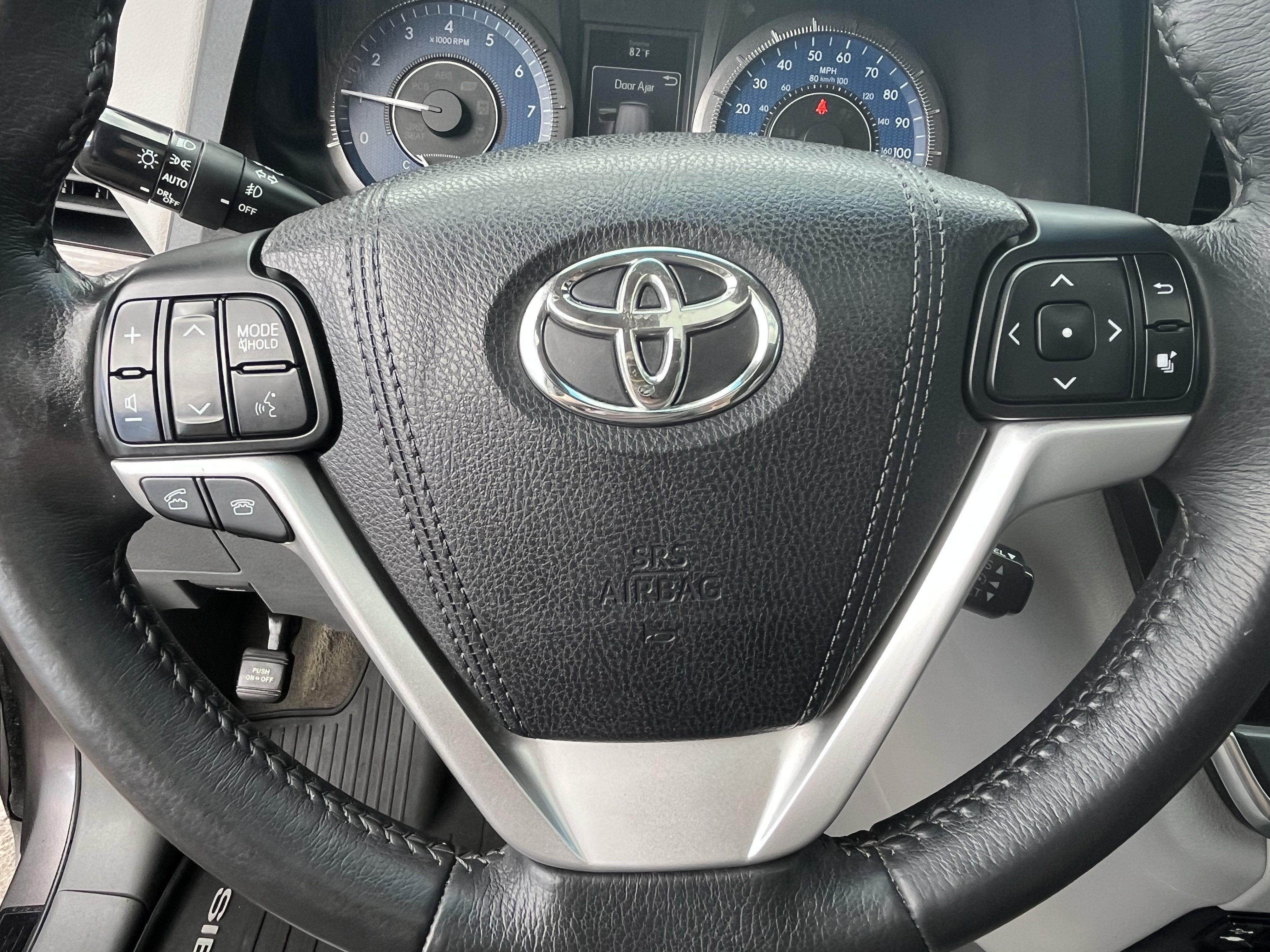 2017 Toyota Sienna XLE