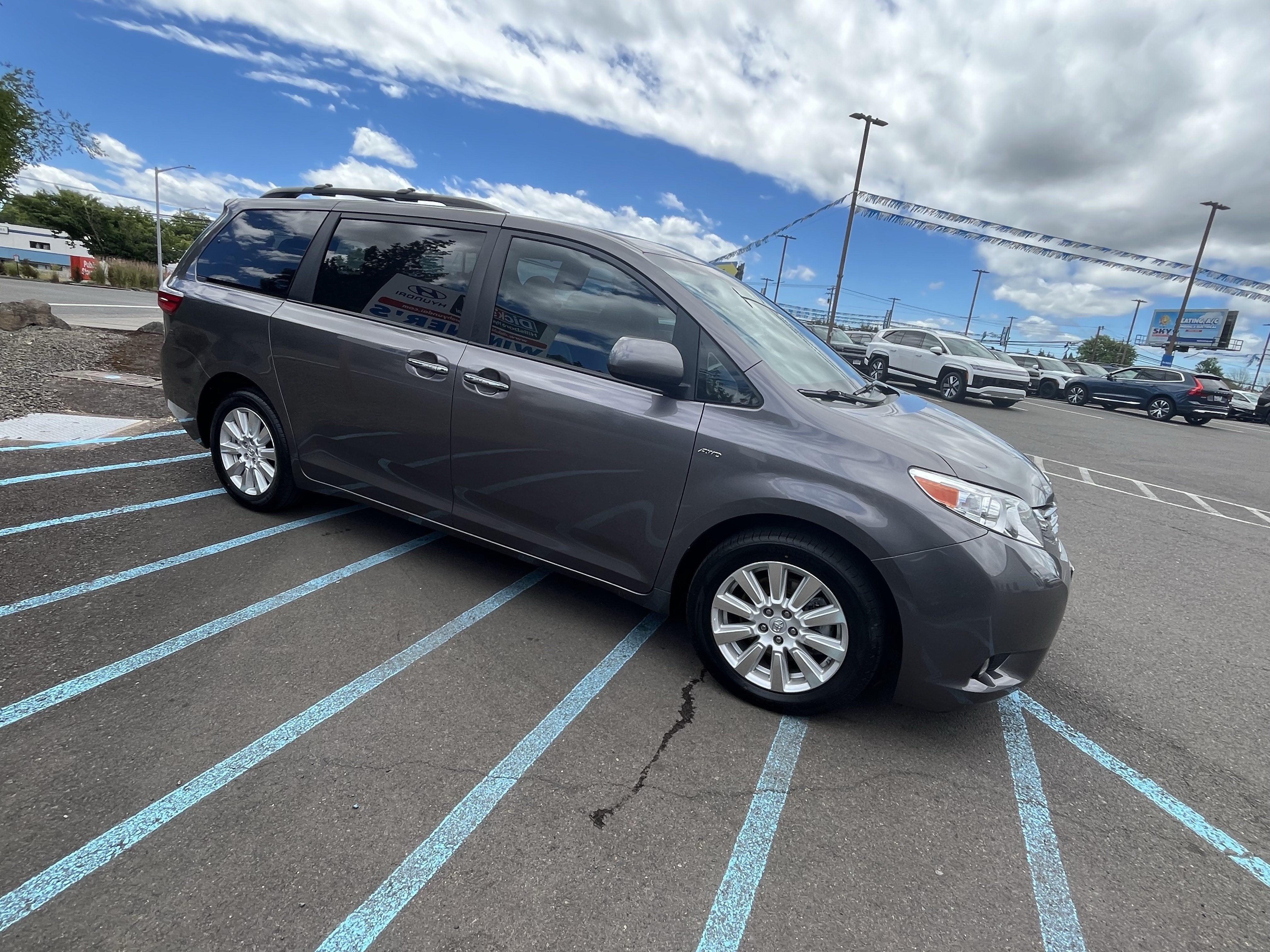 2017 Toyota Sienna XLE