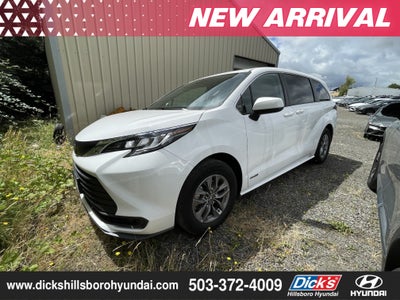 2021 Toyota Sienna LE