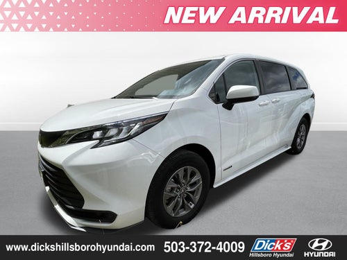 2021 Toyota Sienna LE