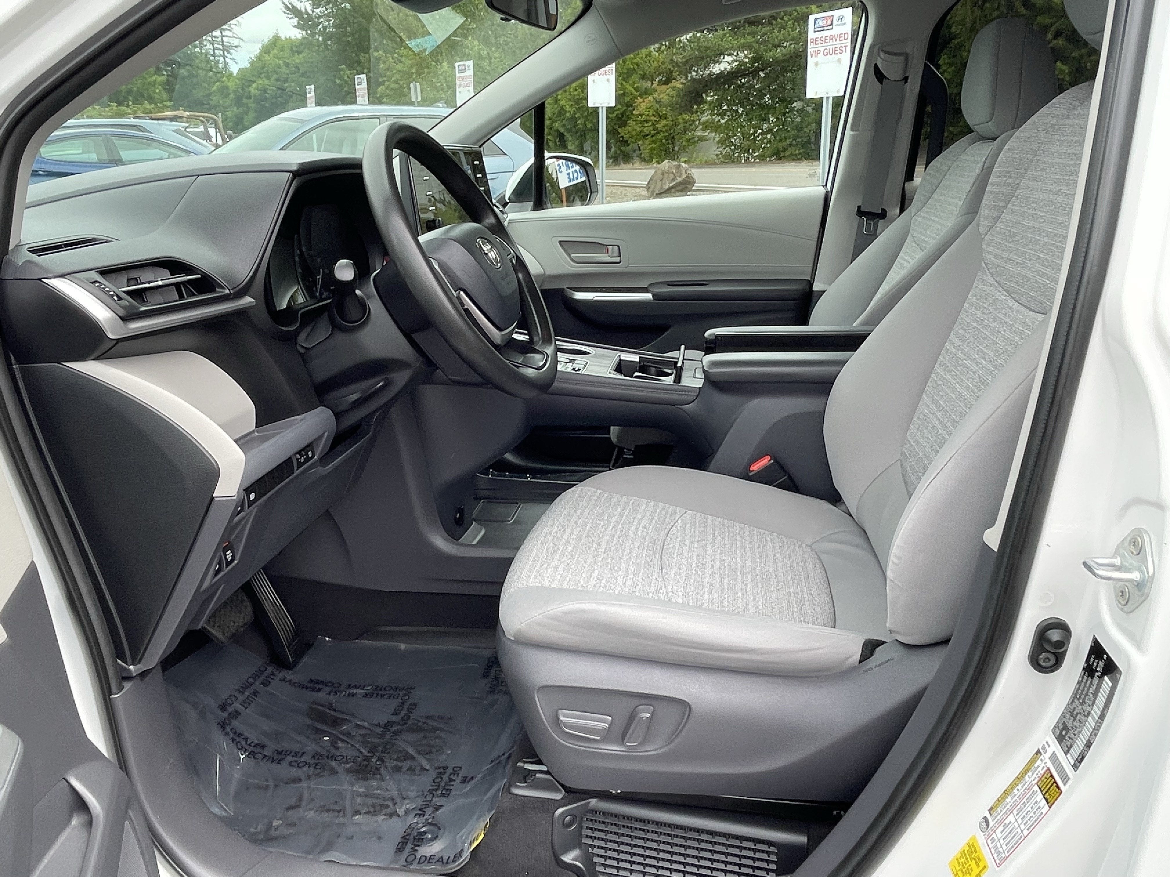 2021 Toyota Sienna LE