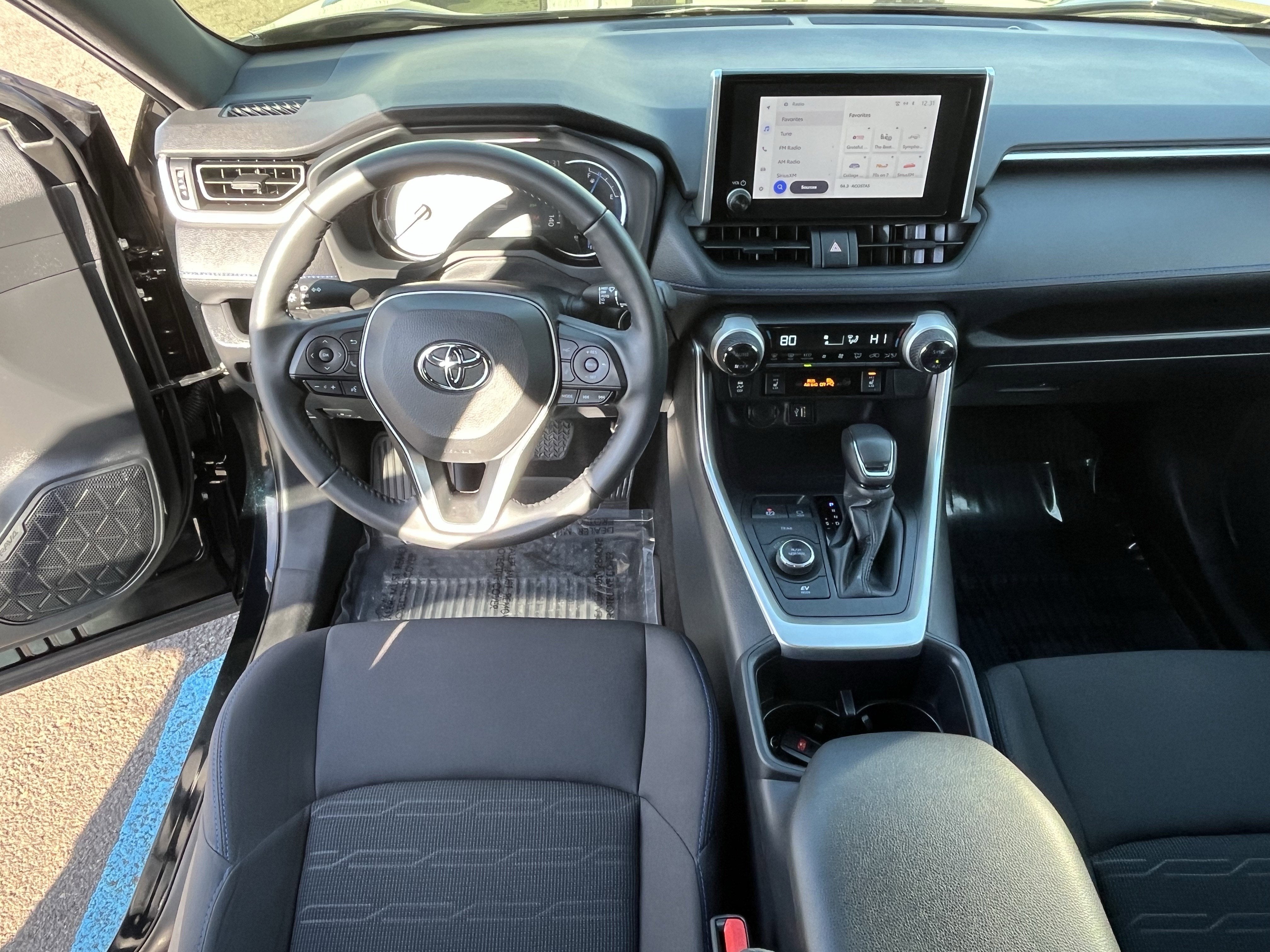 2023 Toyota RAV4 Hybrid SE