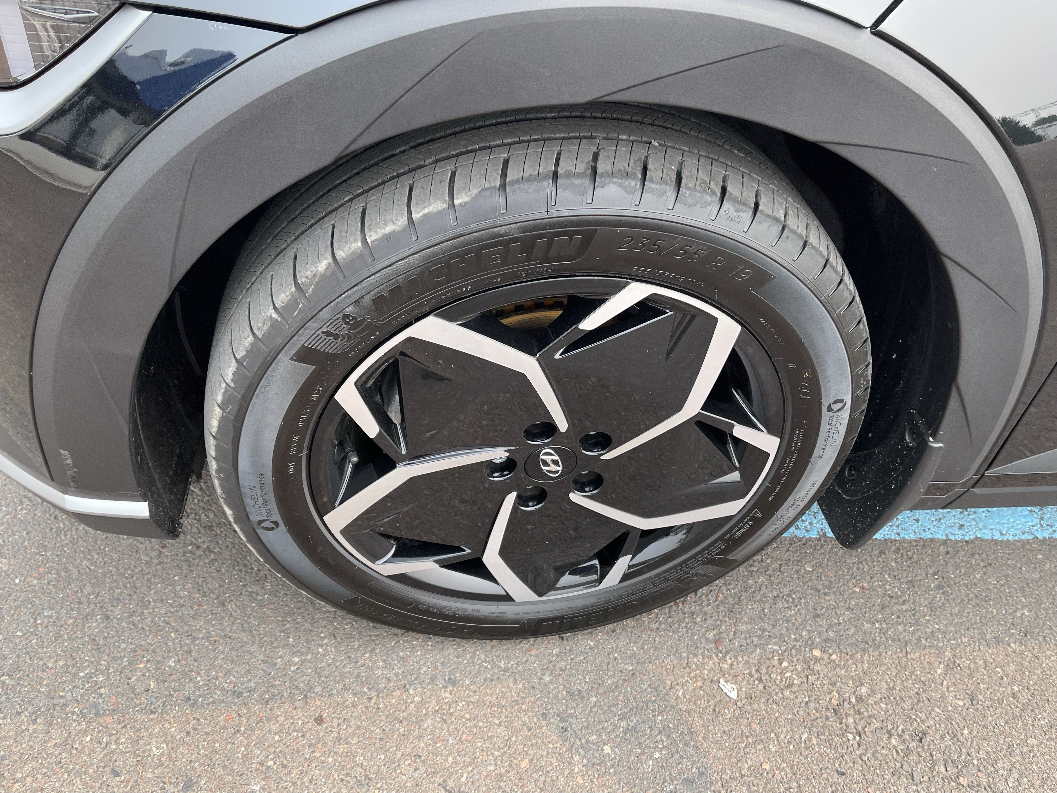 2024 Hyundai IONIQ 5 SEL
